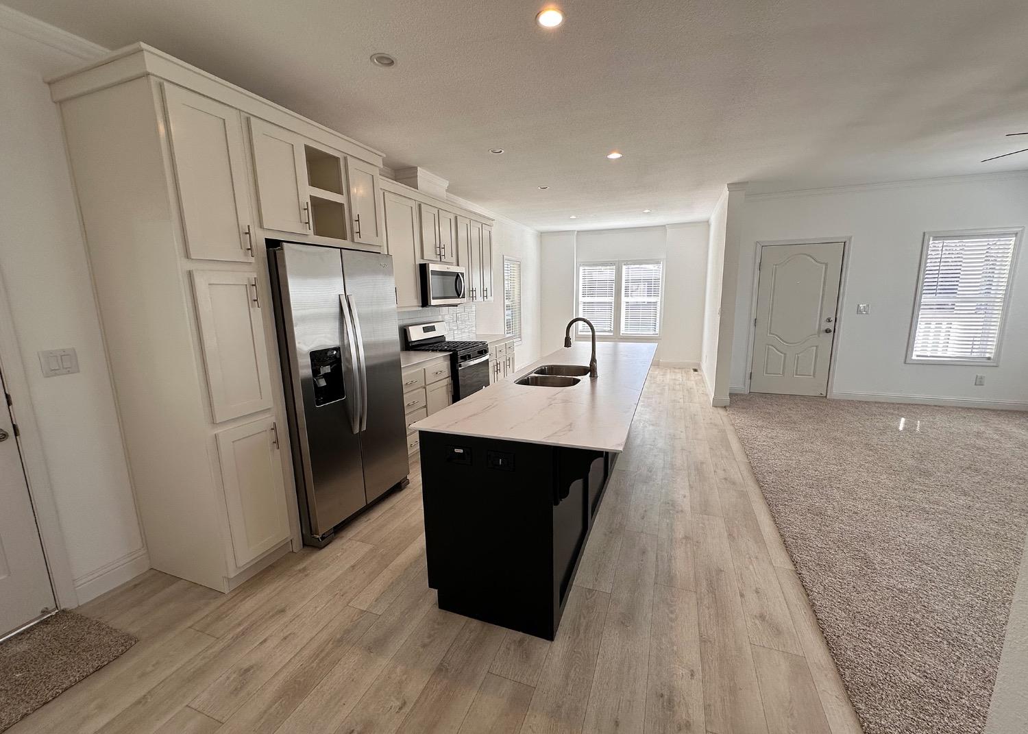 Detail Gallery Image 4 of 4 For 16 Commodore Ln, Sacramento,  CA 95838 - 3 Beds | 2 Baths
