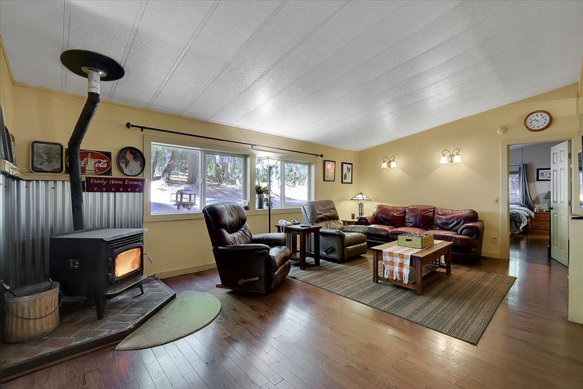Detail Gallery Image 7 of 35 For 77 Kirkwood Way, Clipper Mills,  CA 95930 - 3 Beds | 2 Baths