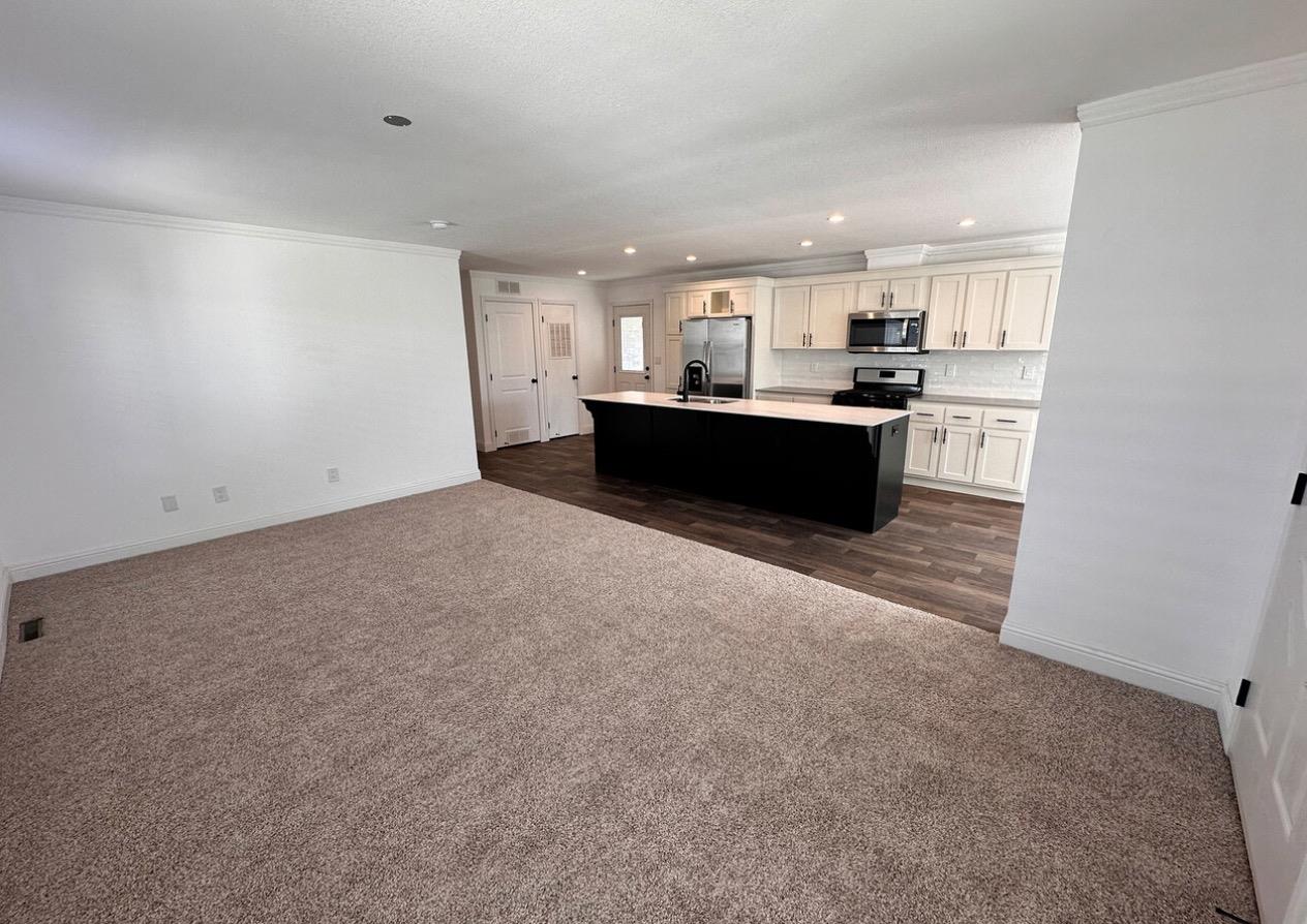 Detail Gallery Image 5 of 5 For 134 Village Cir, Sacramento,  CA 95838 - 3 Beds | 2 Baths