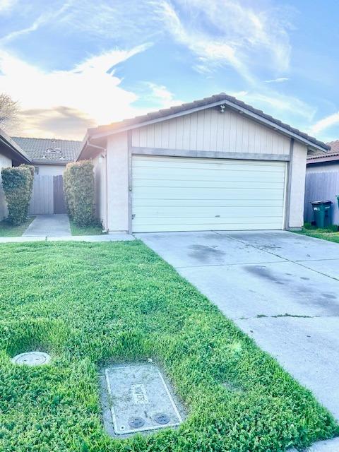 Detail Gallery Image 2 of 21 For 9019 Fox Creek Dr, Stockton,  CA 95210 - 2 Beds | 2 Baths