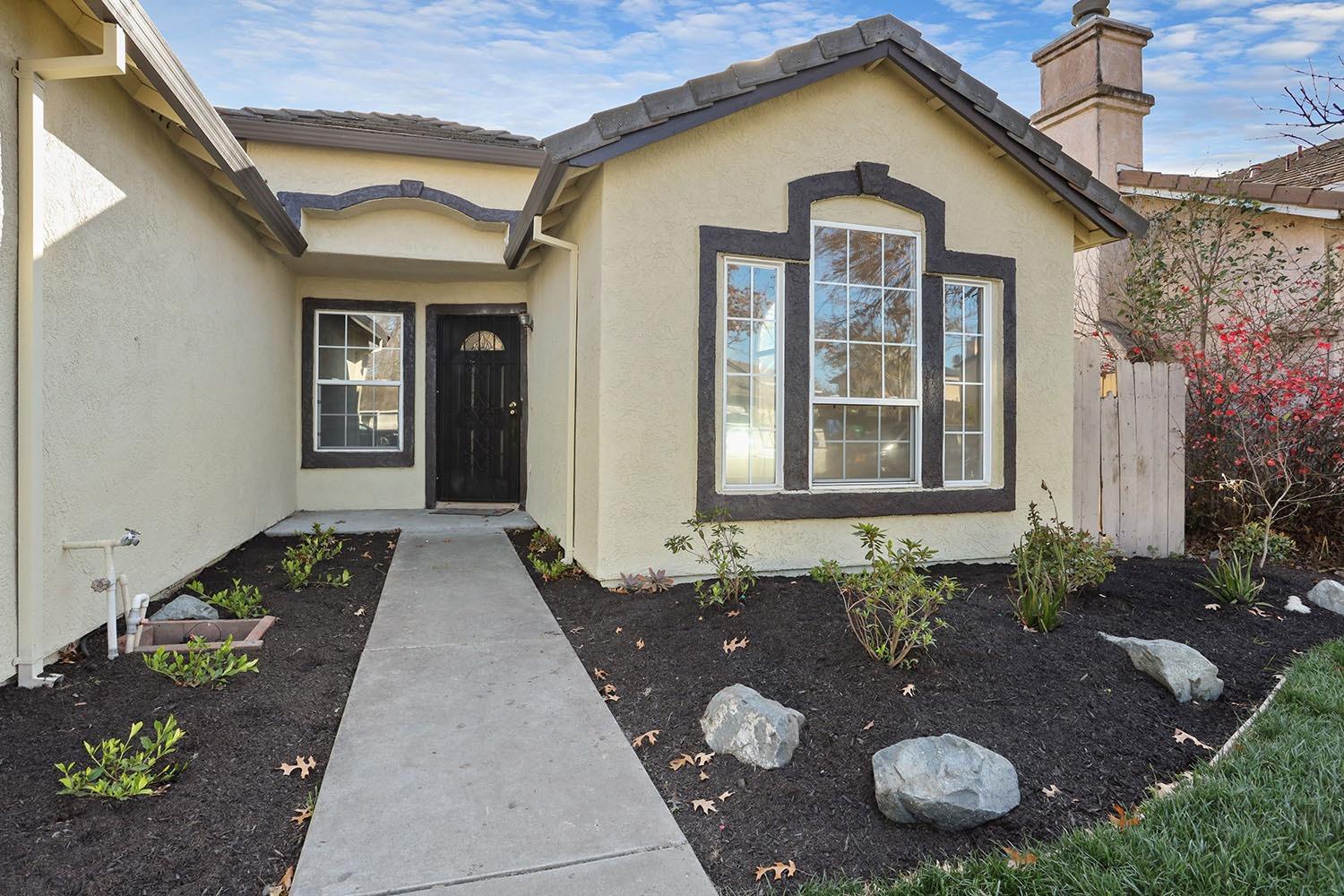 Detail Gallery Image 6 of 44 For 5449 Governor Cir, Stockton,  CA 95210 - 4 Beds | 2 Baths