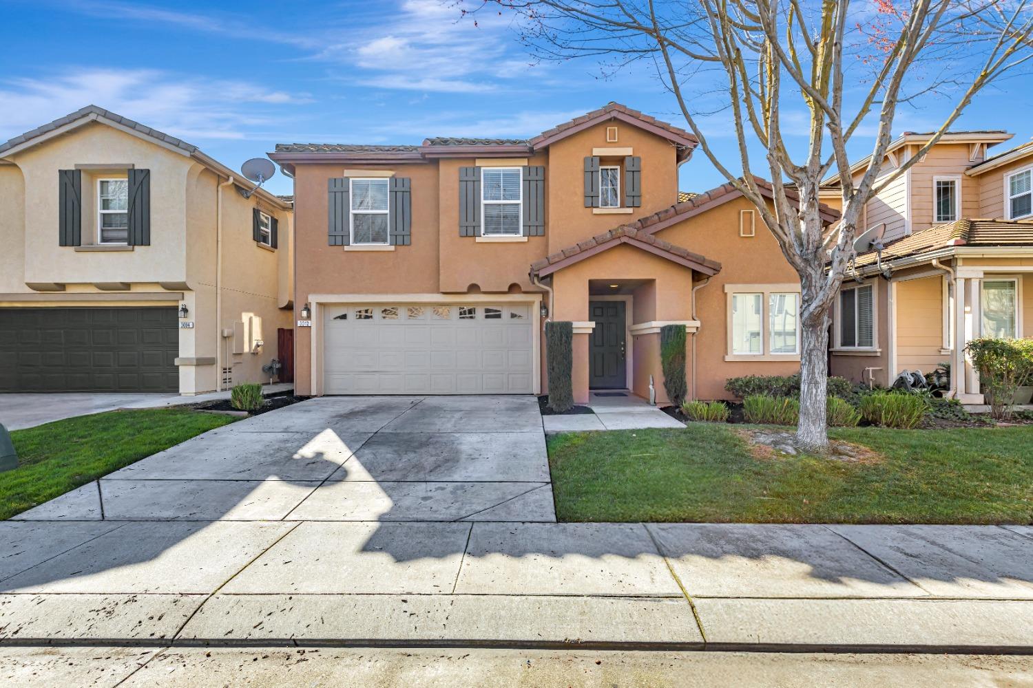 Detail Gallery Image 1 of 57 For 3012 Calla Lily Ln, Stockton,  CA 95209 - 4 Beds | 2/1 Baths