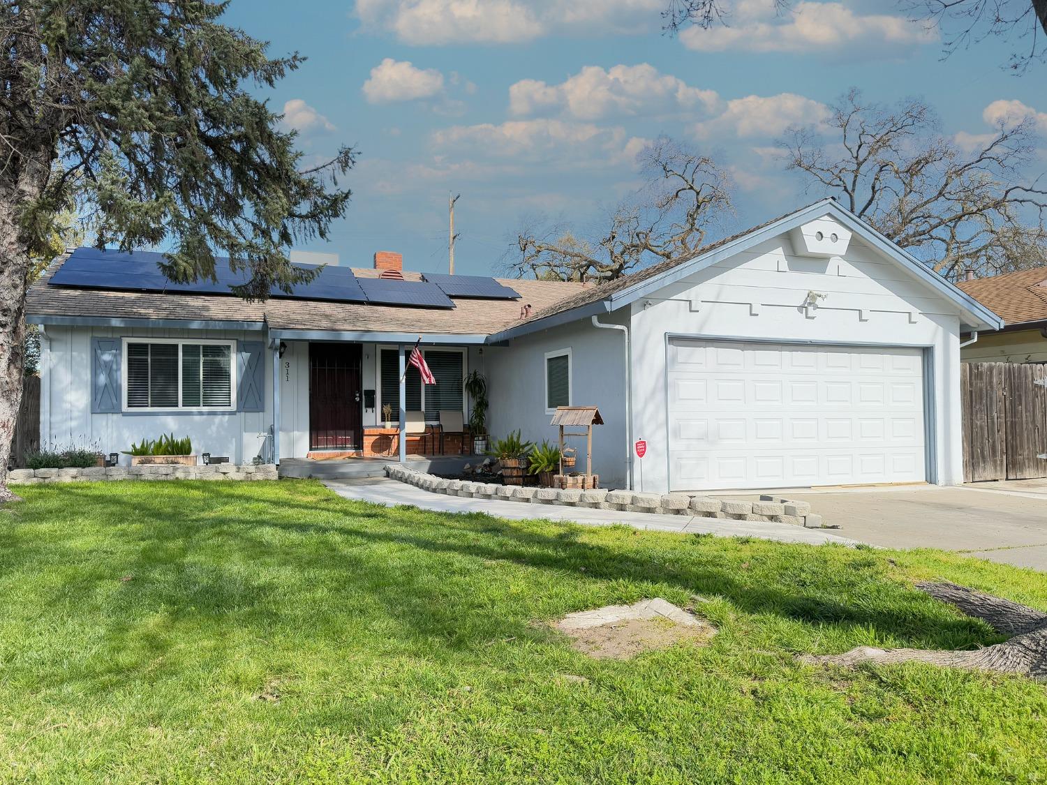 Detail Gallery Image 2 of 22 For 311 W Norwich, Stockton,  CA 95207 - 3 Beds | 1 Baths