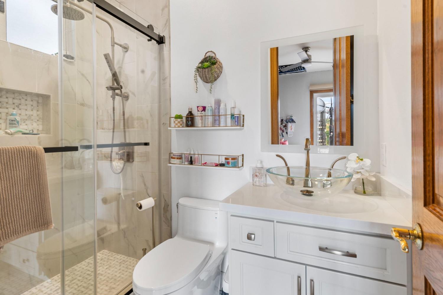 Detail Gallery Image 34 of 87 For 6301 Saint Andrews Dr, Stockton,  CA 95219 - 5 Beds | 5/2 Baths