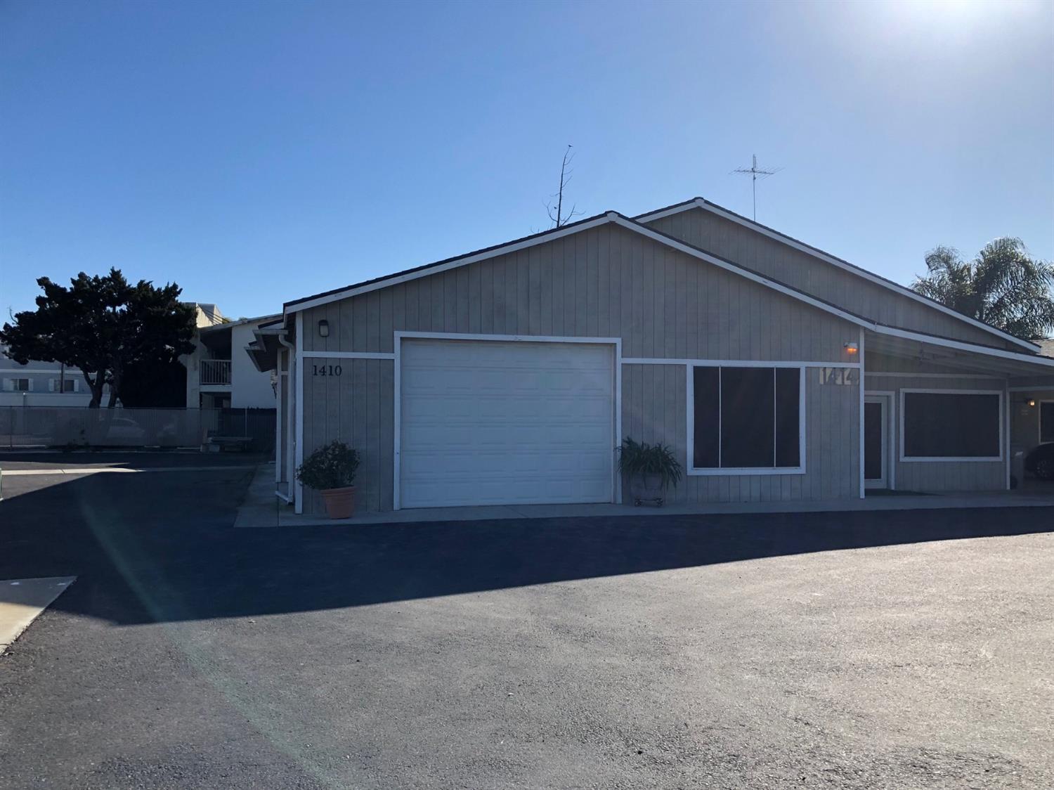 Detail Gallery Image 1 of 11 For 1412 Paradise Ln, Los Banos,  CA 93635 - – Beds | – Baths