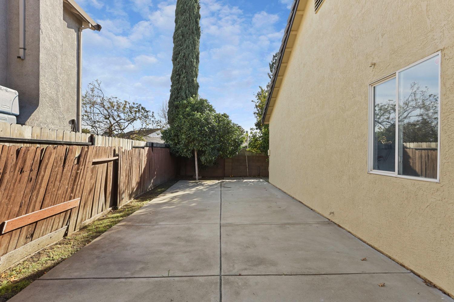 Detail Gallery Image 38 of 44 For 5449 Governor Cir, Stockton,  CA 95210 - 4 Beds | 2 Baths