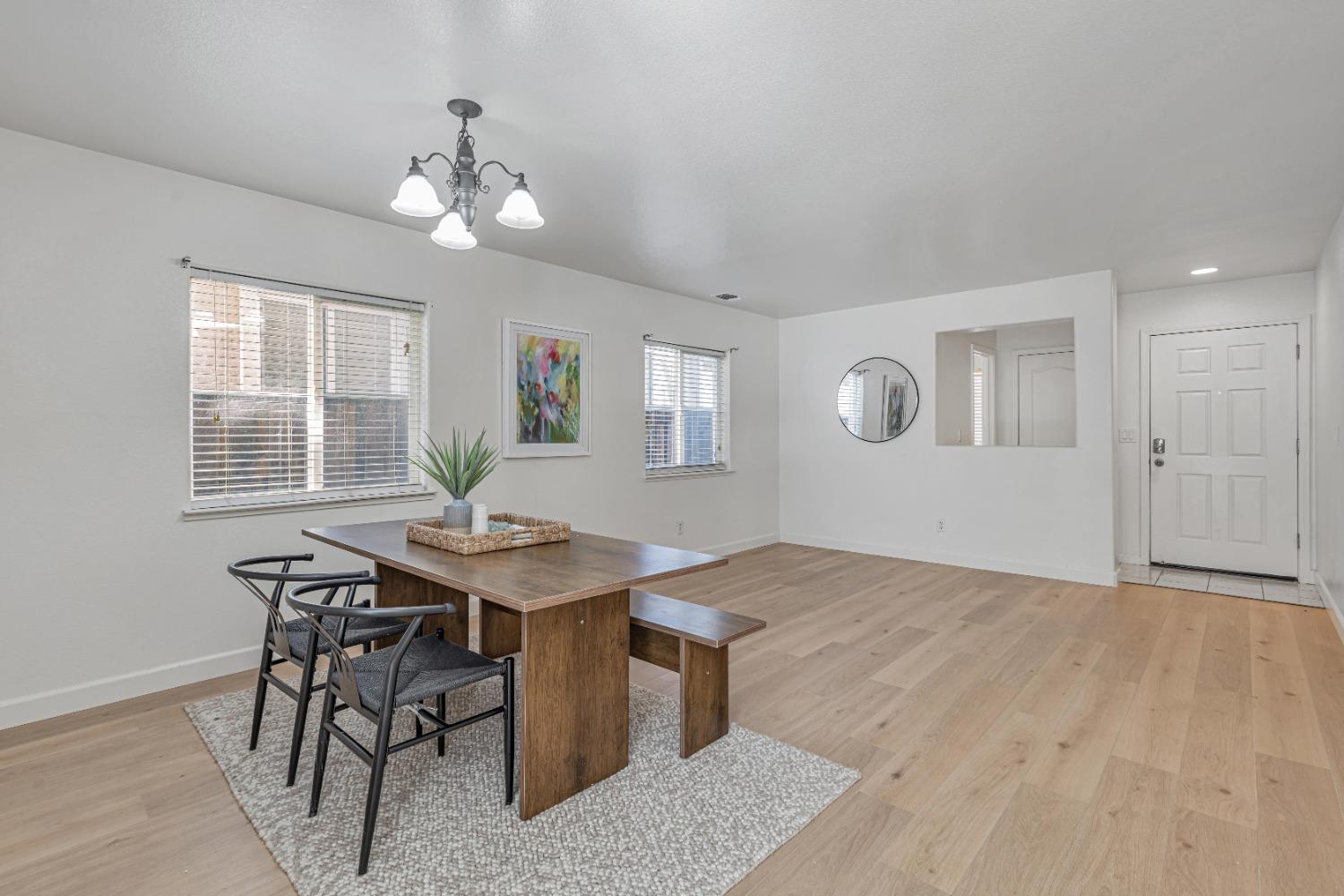 Detail Gallery Image 14 of 57 For 3012 Calla Lily Ln, Stockton,  CA 95209 - 4 Beds | 2/1 Baths