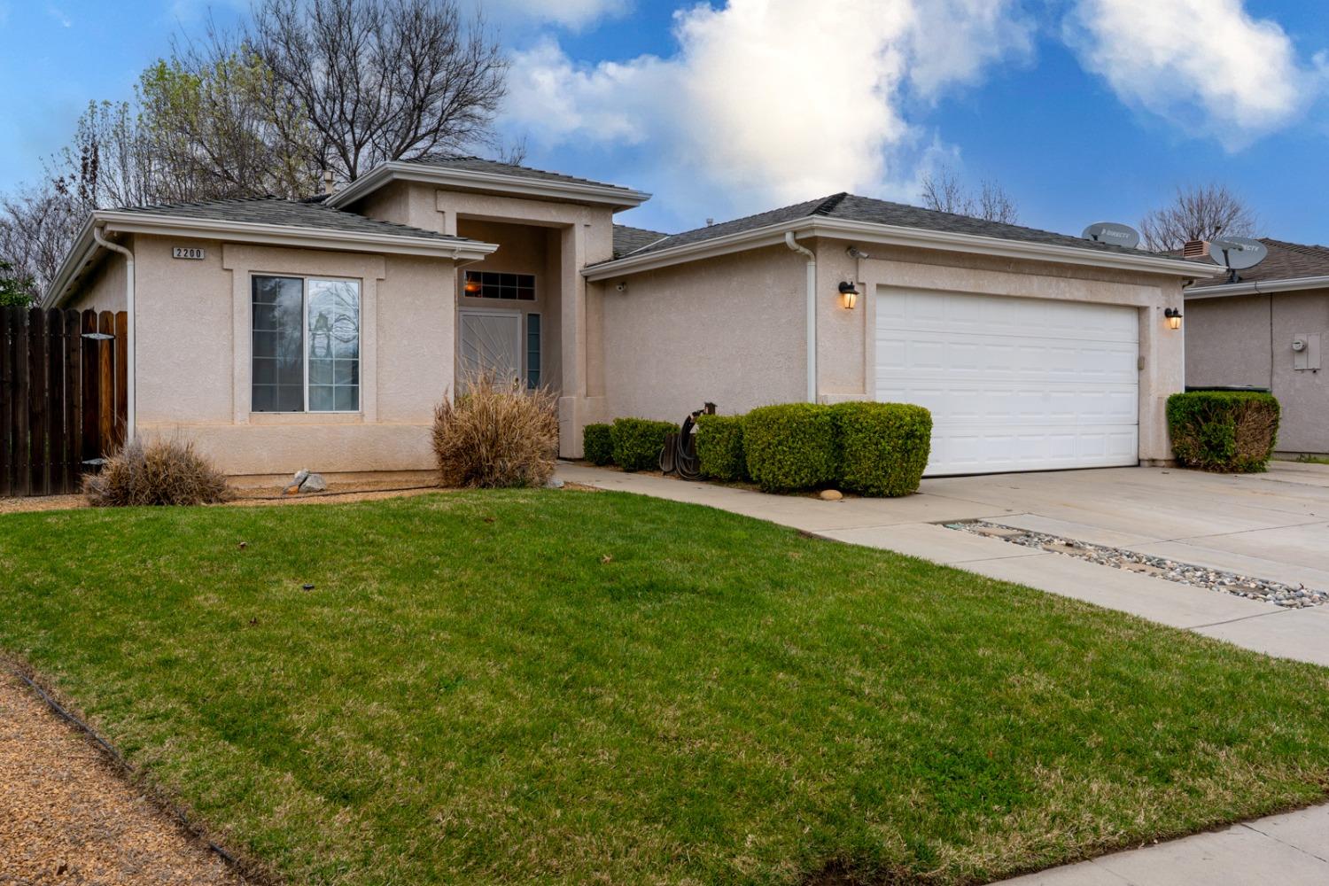 Detail Gallery Image 6 of 41 For 2200 Hanson Ave, Clovis,  CA 93611 - 3 Beds | 2 Baths