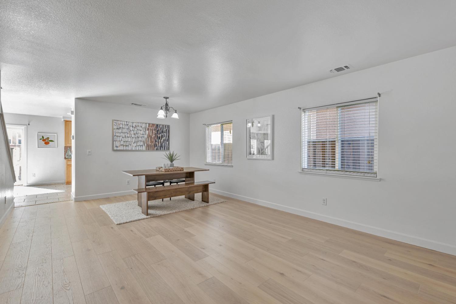 Detail Gallery Image 15 of 57 For 3012 Calla Lily Ln, Stockton,  CA 95209 - 4 Beds | 2/1 Baths