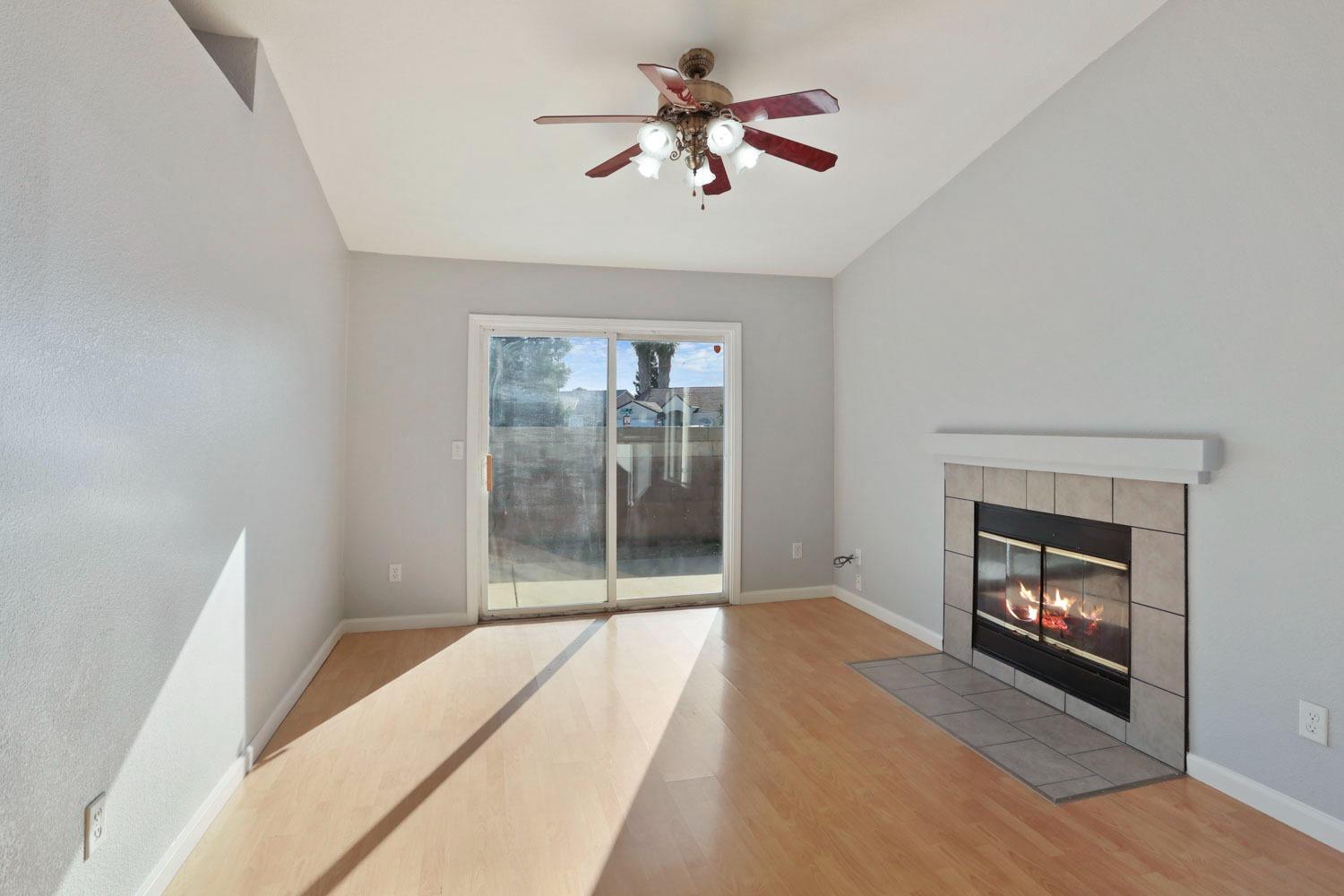 Detail Gallery Image 20 of 44 For 5449 Governor Cir, Stockton,  CA 95210 - 4 Beds | 2 Baths