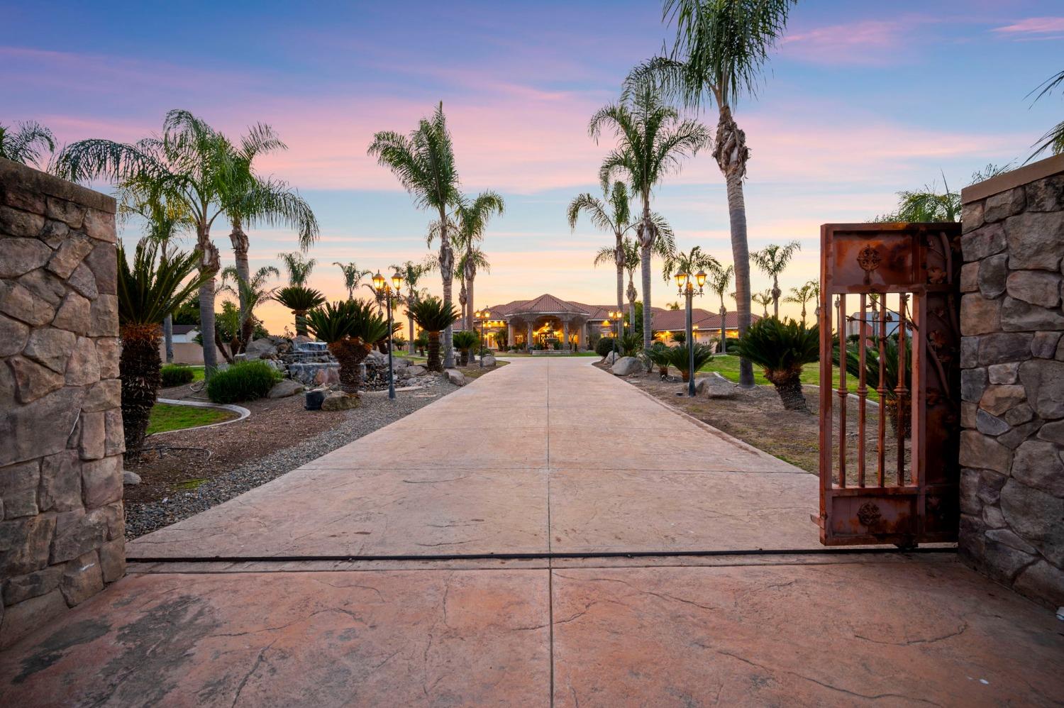 Detail Gallery Image 16 of 76 For 19149 Saint John Rd, Escalon,  CA 95320 - 6 Beds | 6/1 Baths