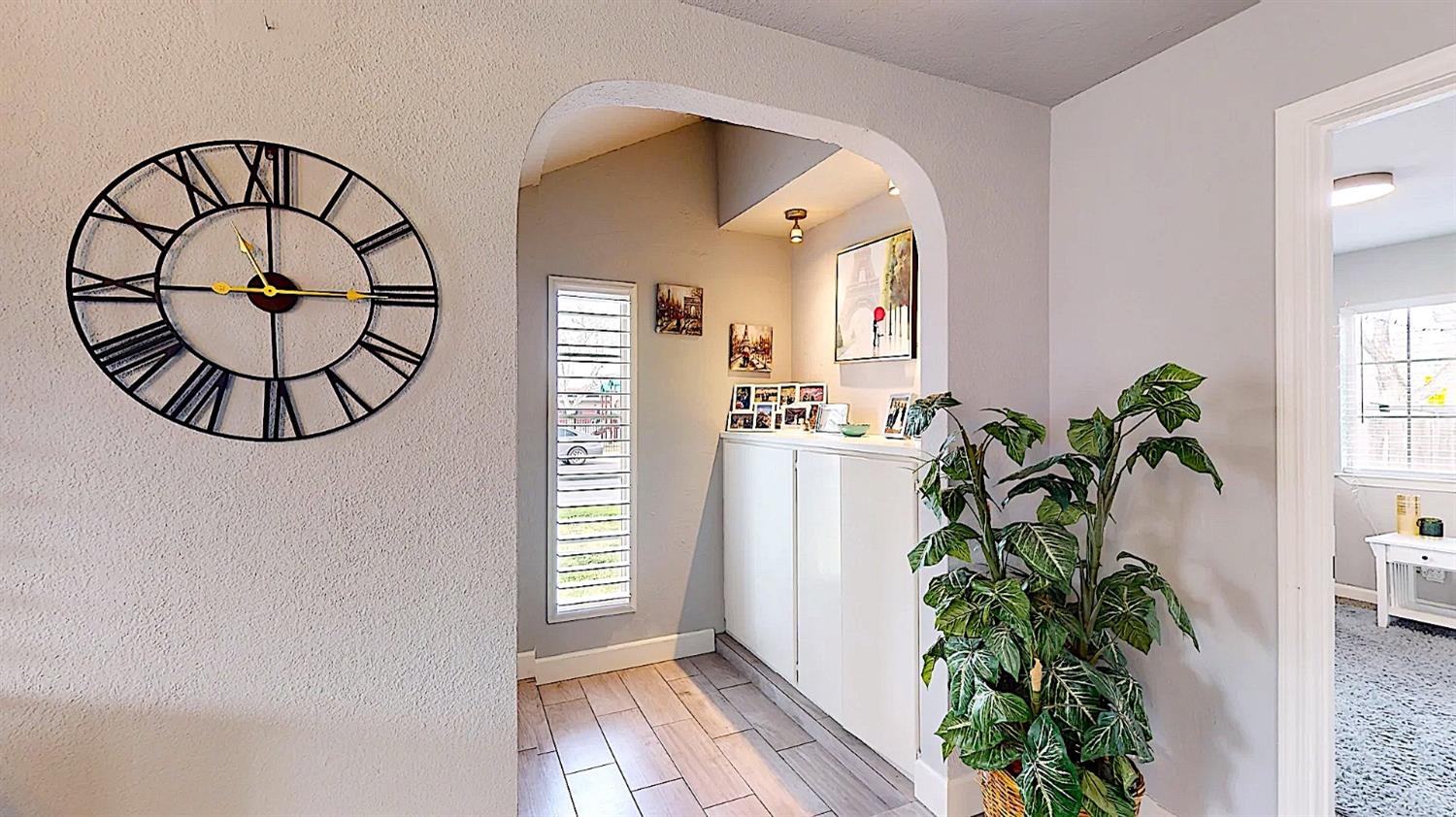 Detail Gallery Image 14 of 77 For 204 N Santa Ana Ave, Modesto,  CA 95354 - 5 Beds | 3 Baths