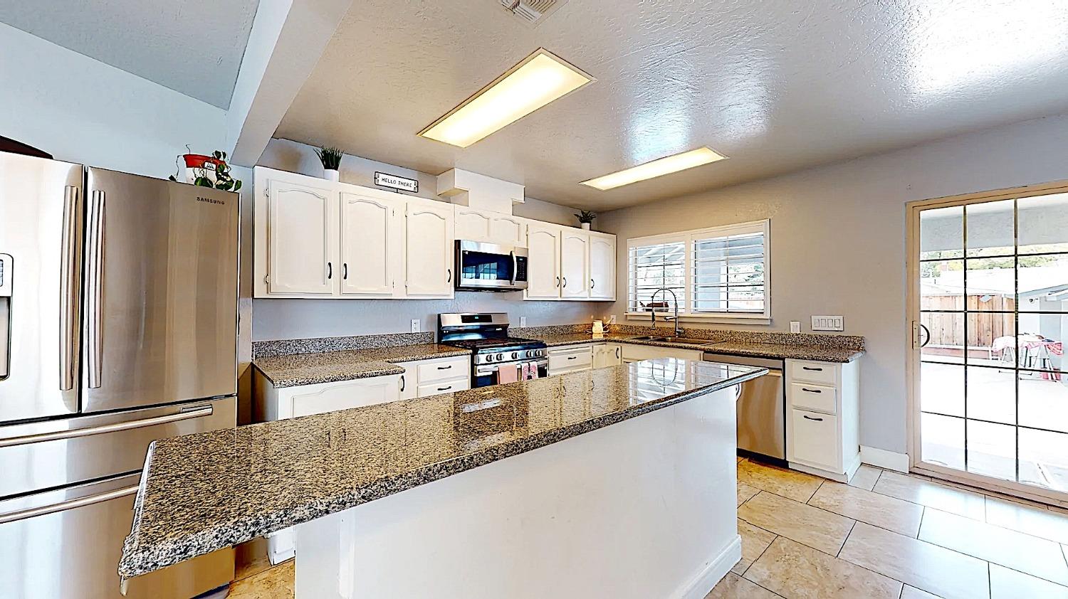 Detail Gallery Image 43 of 77 For 204 N Santa Ana Ave, Modesto,  CA 95354 - 5 Beds | 3 Baths