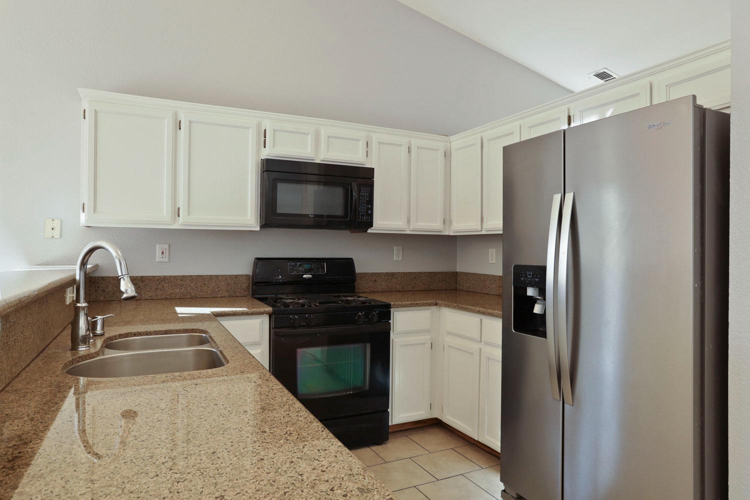 Detail Gallery Image 15 of 44 For 5449 Governor Cir, Stockton,  CA 95210 - 4 Beds | 2 Baths