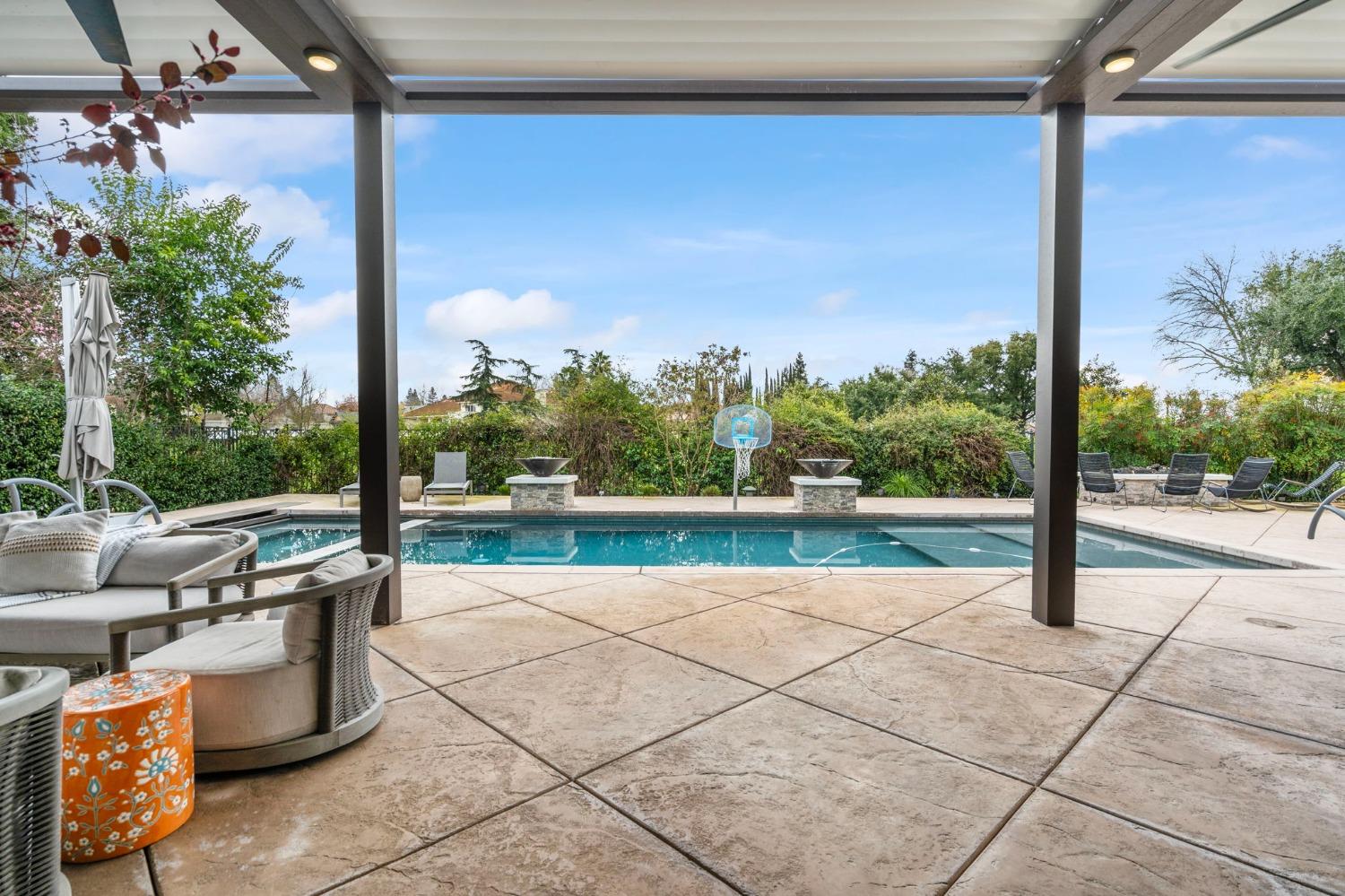 Detail Gallery Image 76 of 87 For 6301 Saint Andrews Dr, Stockton,  CA 95219 - 5 Beds | 5/2 Baths