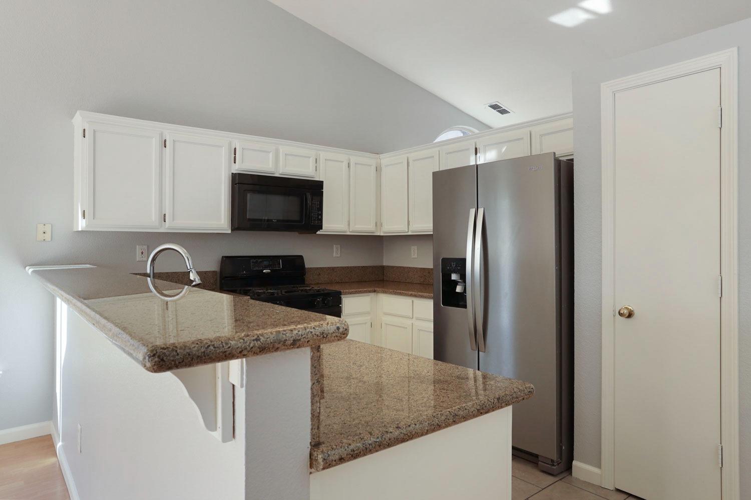 Detail Gallery Image 16 of 44 For 5449 Governor Cir, Stockton,  CA 95210 - 4 Beds | 2 Baths