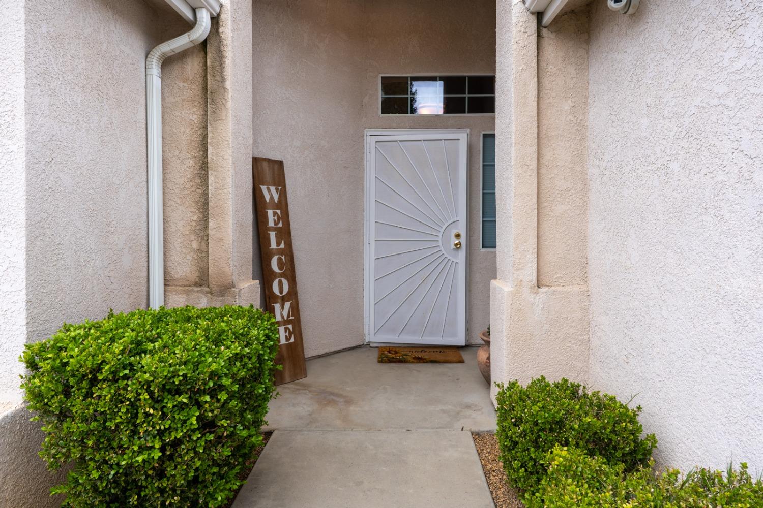 Detail Gallery Image 9 of 41 For 2200 Hanson Ave, Clovis,  CA 93611 - 3 Beds | 2 Baths