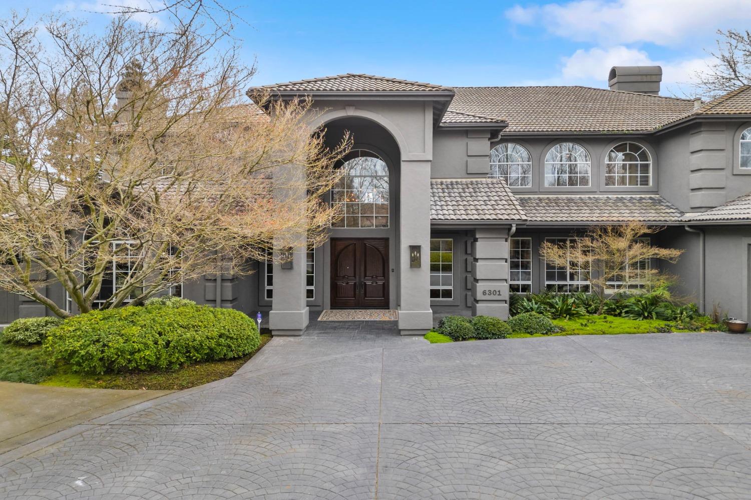 Detail Gallery Image 4 of 87 For 6301 Saint Andrews Dr, Stockton,  CA 95219 - 5 Beds | 5/2 Baths