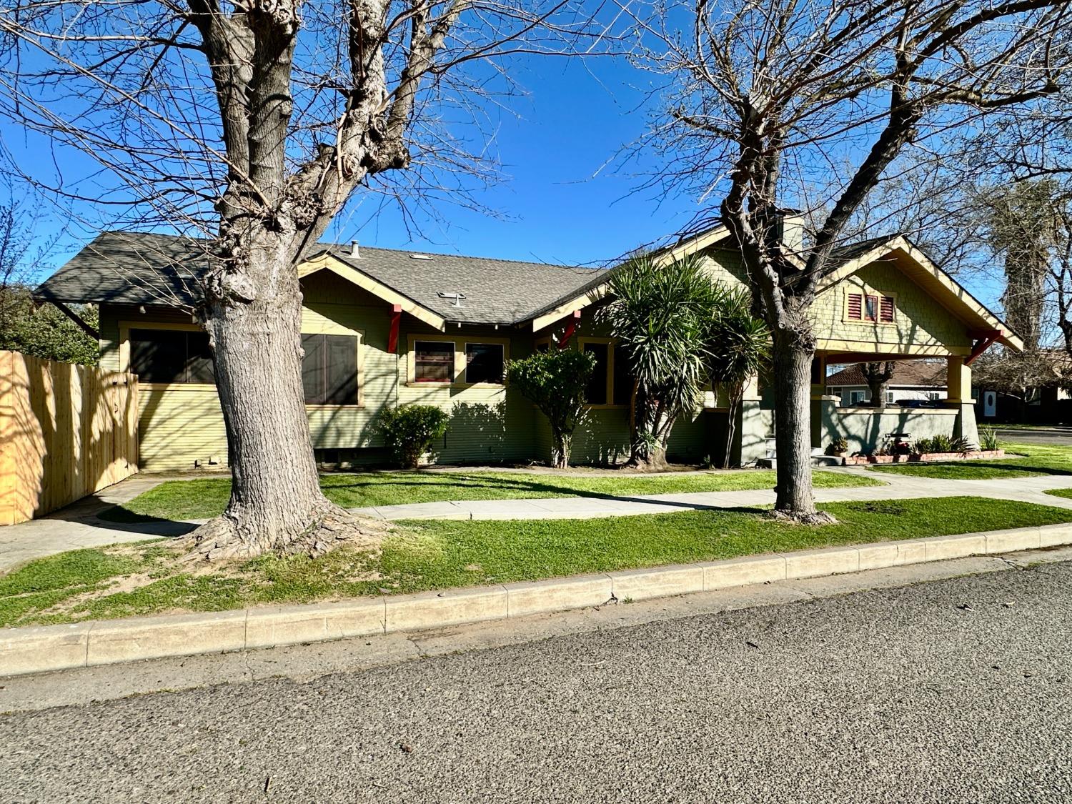 Detail Gallery Image 3 of 29 For 1059 Q St, Newman,  CA 95360 - 2 Beds | 1 Baths