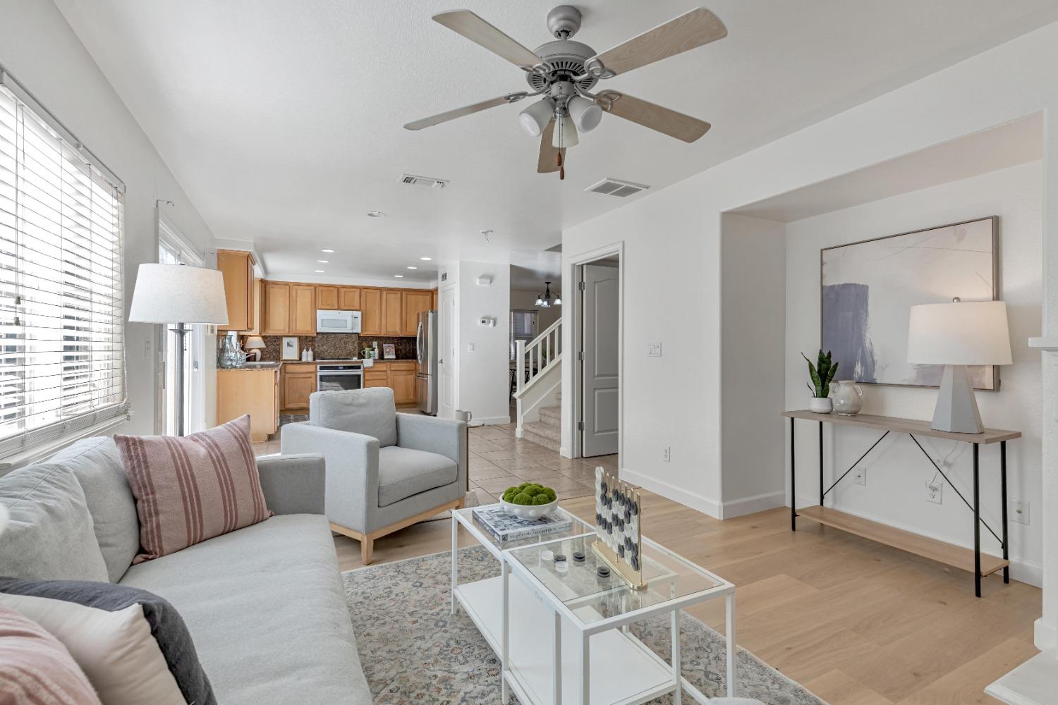 Detail Gallery Image 8 of 57 For 3012 Calla Lily Ln, Stockton,  CA 95209 - 4 Beds | 2/1 Baths