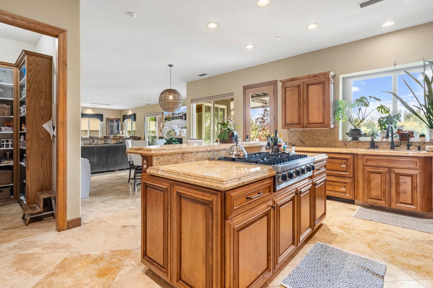 Detail Gallery Image 26 of 87 For 6301 Saint Andrews Dr, Stockton,  CA 95219 - 5 Beds | 5/2 Baths