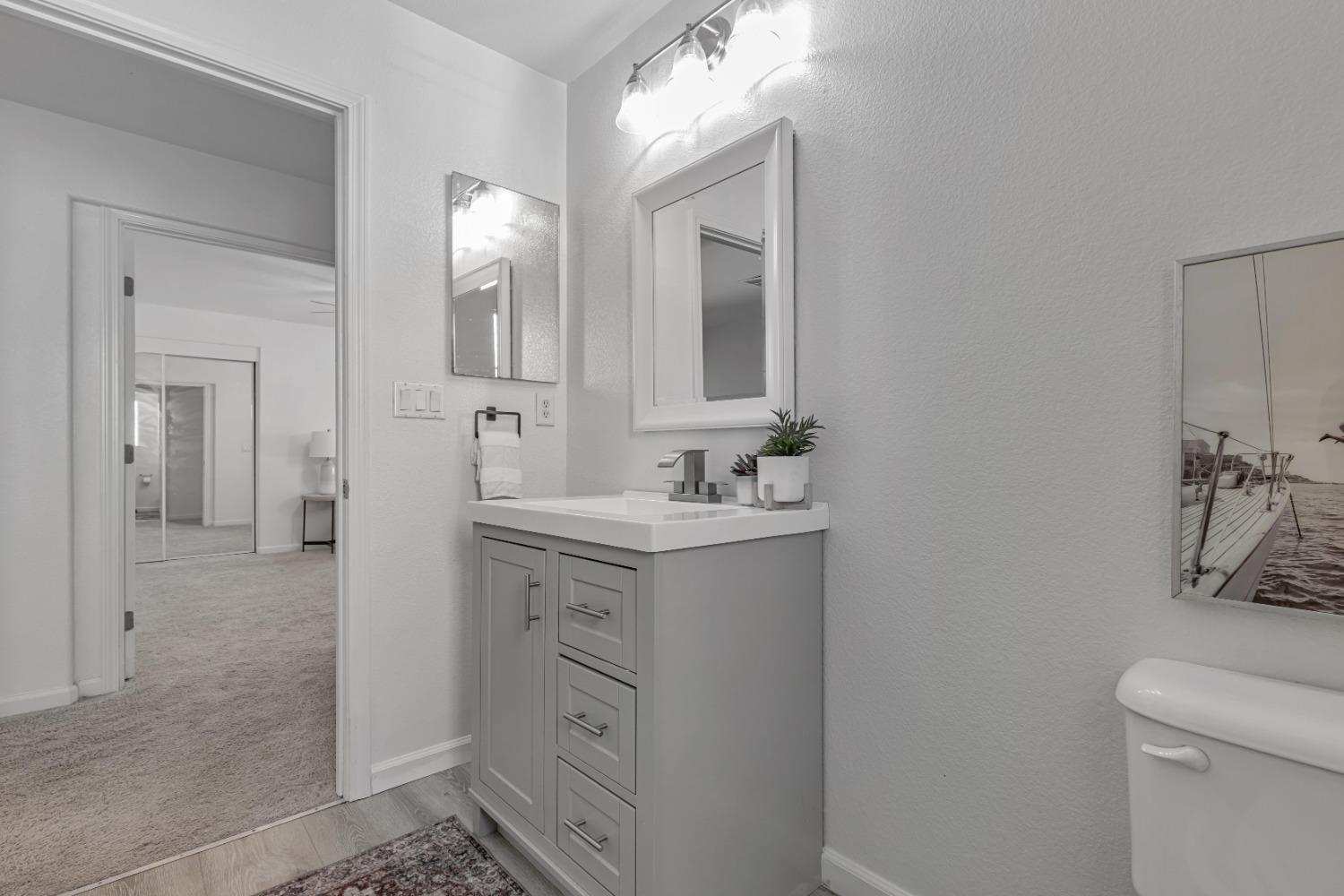 Detail Gallery Image 33 of 57 For 3012 Calla Lily Ln, Stockton,  CA 95209 - 4 Beds | 2/1 Baths