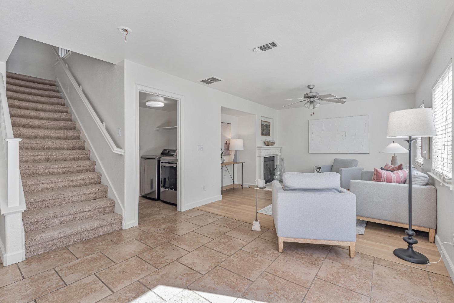 Detail Gallery Image 6 of 57 For 3012 Calla Lily Ln, Stockton,  CA 95209 - 4 Beds | 2/1 Baths