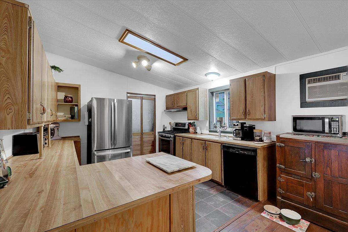 Detail Gallery Image 13 of 35 For 77 Kirkwood Way, Clipper Mills,  CA 95930 - 3 Beds | 2 Baths