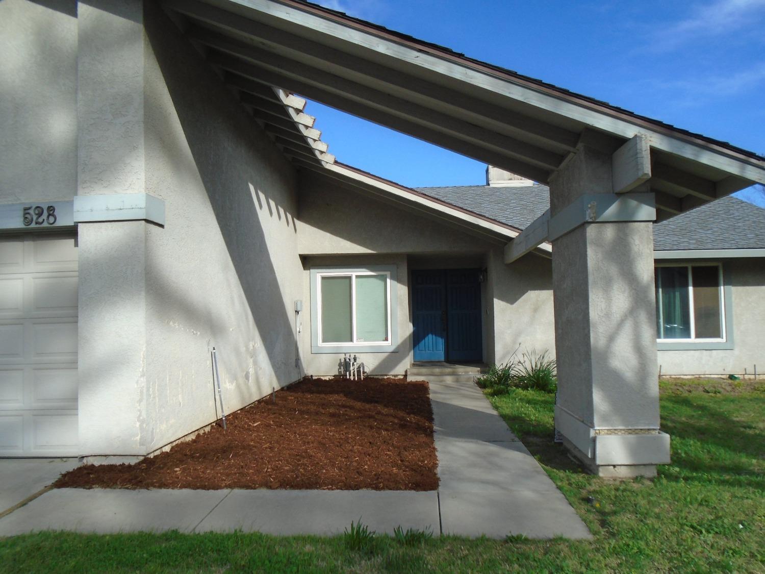 Detail Gallery Image 2 of 38 For 528 Cormorant Dr, Modesto,  CA 95354 - 4 Beds | 2 Baths