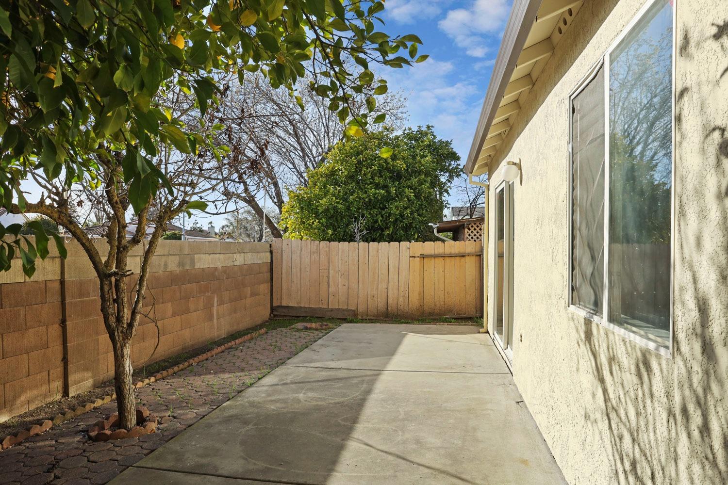 Detail Gallery Image 42 of 44 For 5449 Governor Cir, Stockton,  CA 95210 - 4 Beds | 2 Baths