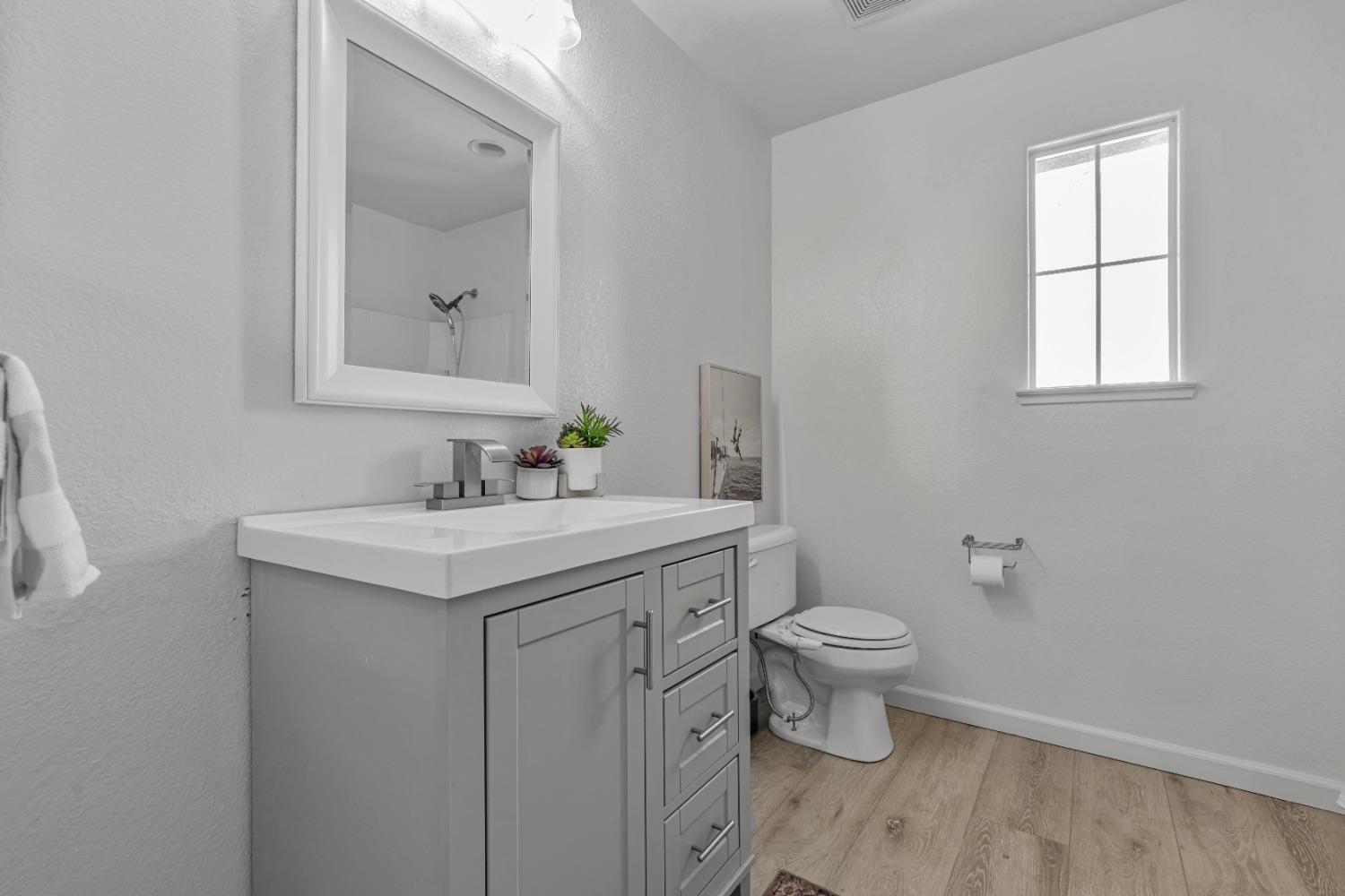 Detail Gallery Image 32 of 57 For 3012 Calla Lily Ln, Stockton,  CA 95209 - 4 Beds | 2/1 Baths