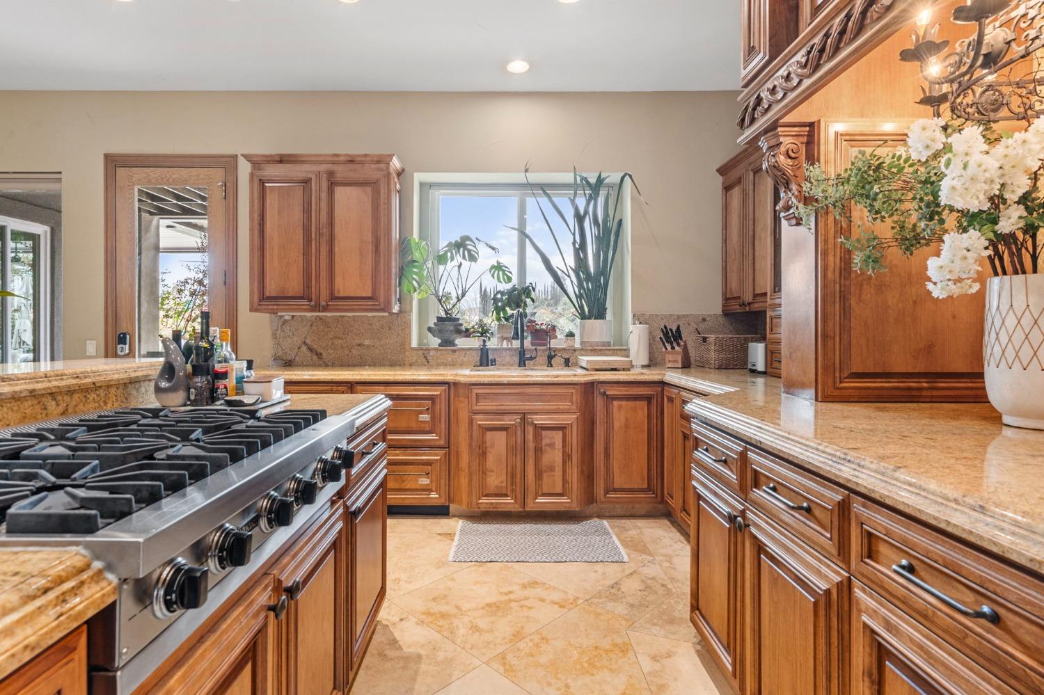 Detail Gallery Image 27 of 87 For 6301 Saint Andrews Dr, Stockton,  CA 95219 - 5 Beds | 5/2 Baths