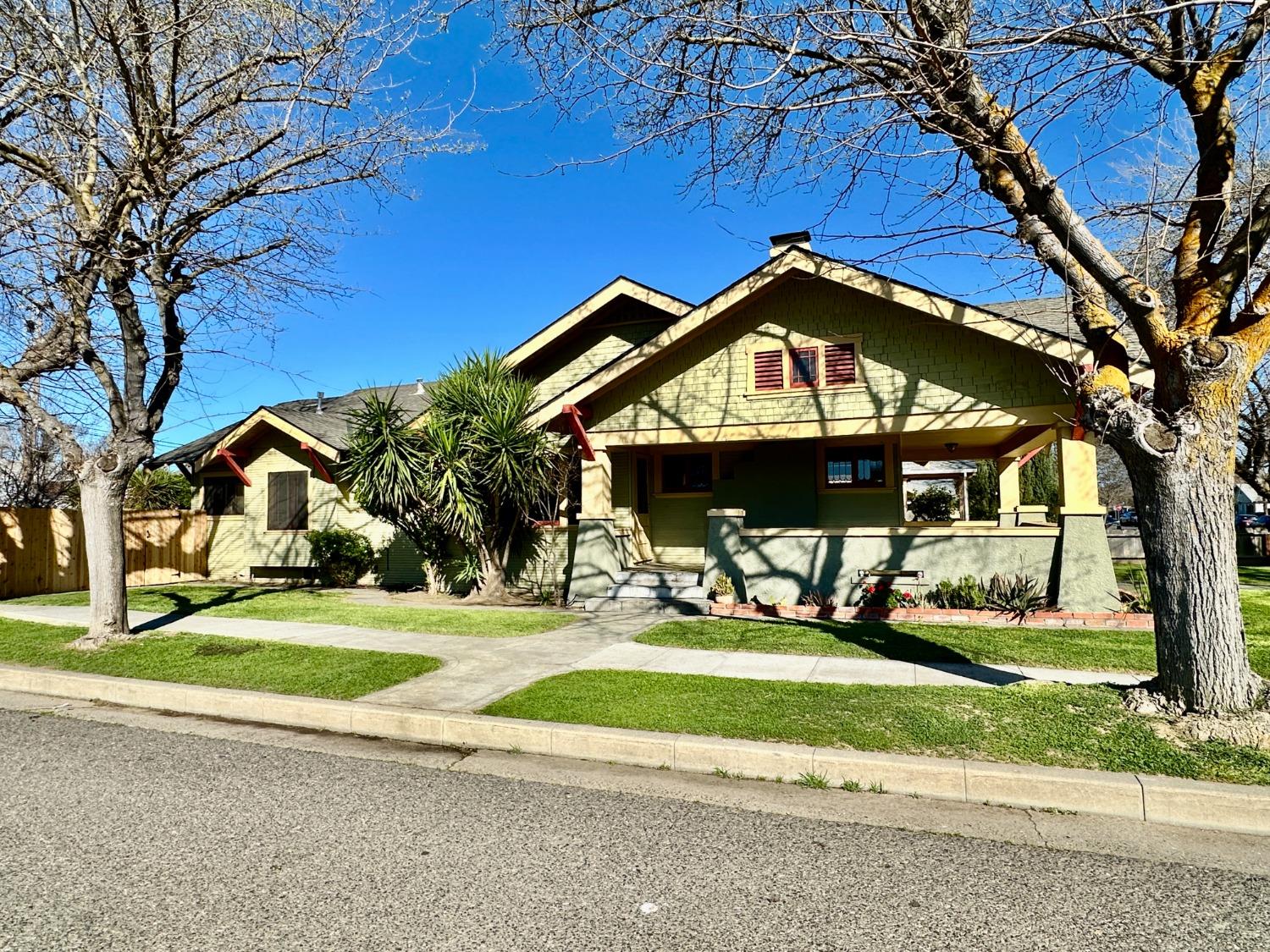 Detail Gallery Image 2 of 29 For 1059 Q St, Newman,  CA 95360 - 2 Beds | 1 Baths