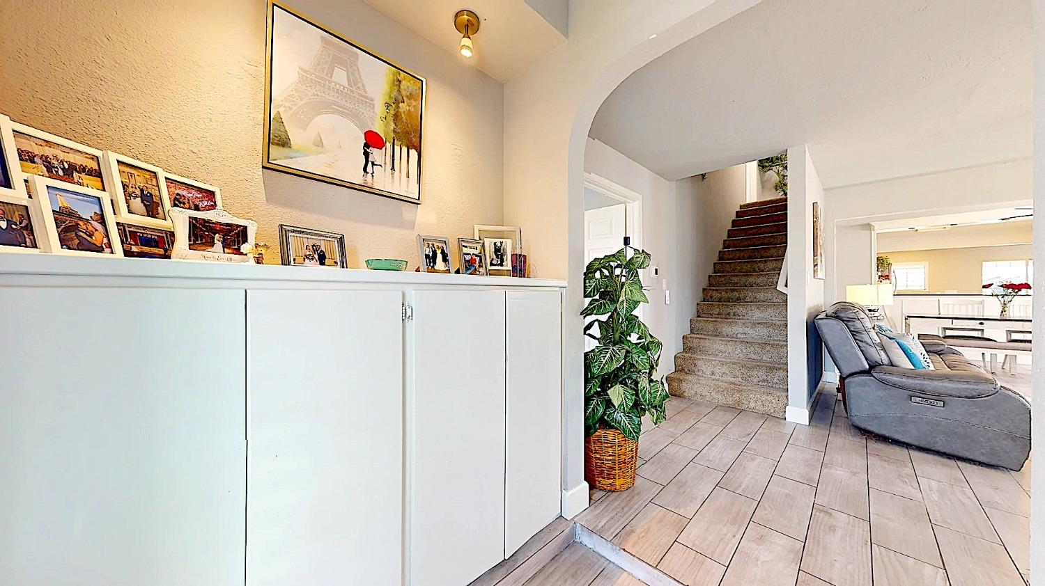 Detail Gallery Image 13 of 77 For 204 N Santa Ana Ave, Modesto,  CA 95354 - 5 Beds | 3 Baths