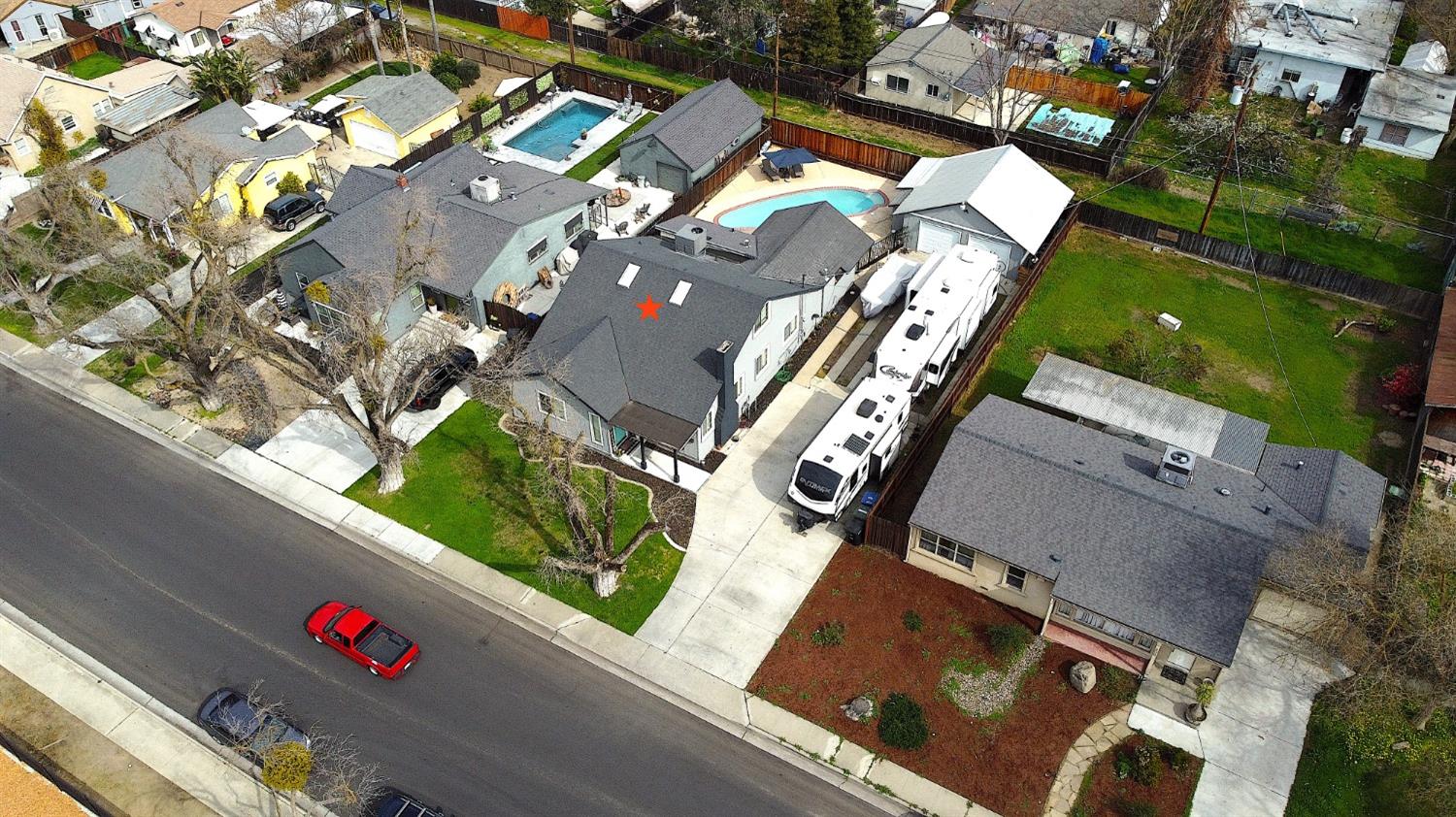 Detail Gallery Image 5 of 77 For 204 N Santa Ana Ave, Modesto,  CA 95354 - 5 Beds | 3 Baths