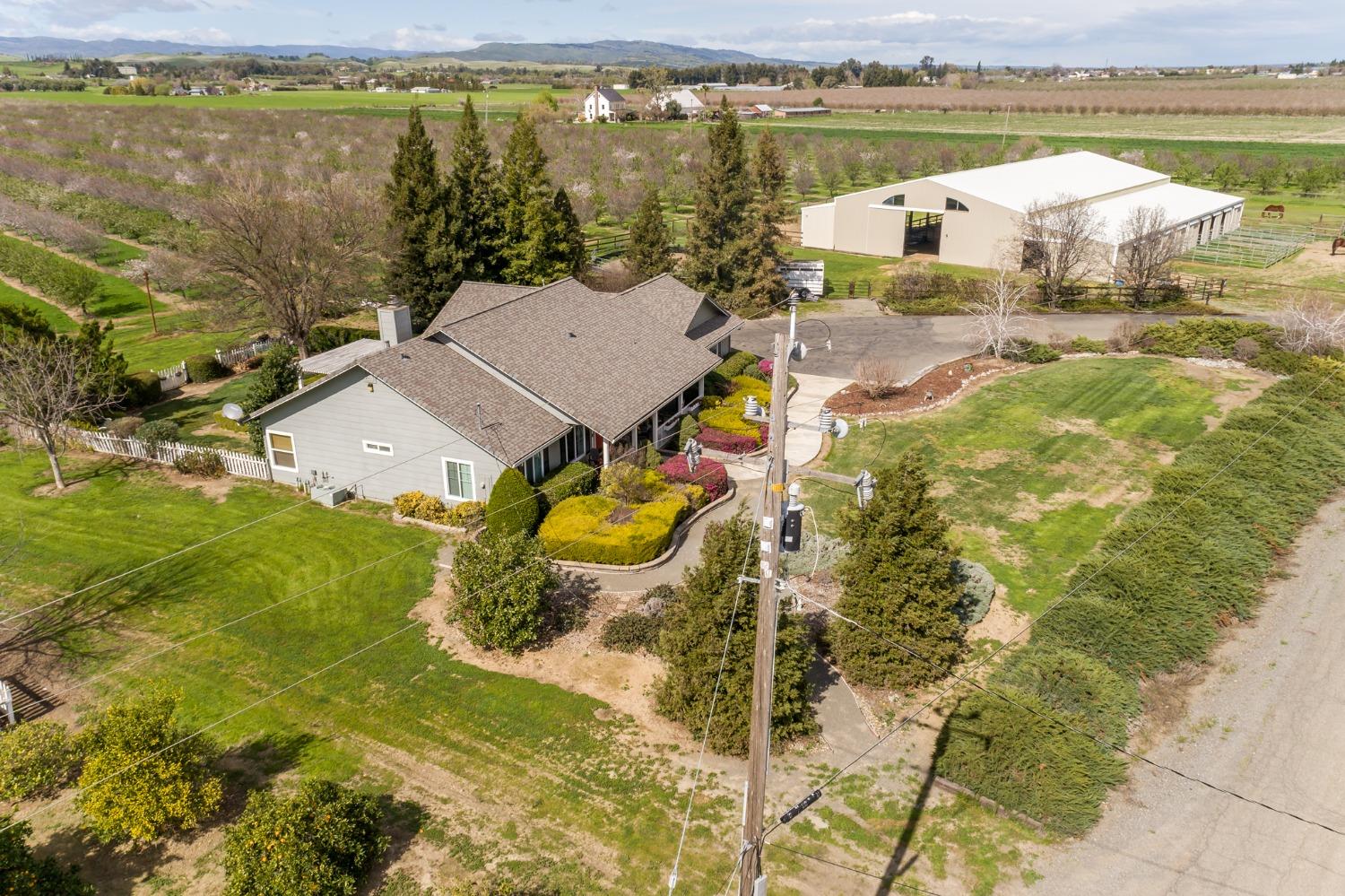 Detail Gallery Image 3 of 50 For 18240 County Road 86, Esparto,  CA 95627 - 3 Beds | 2/1 Baths
