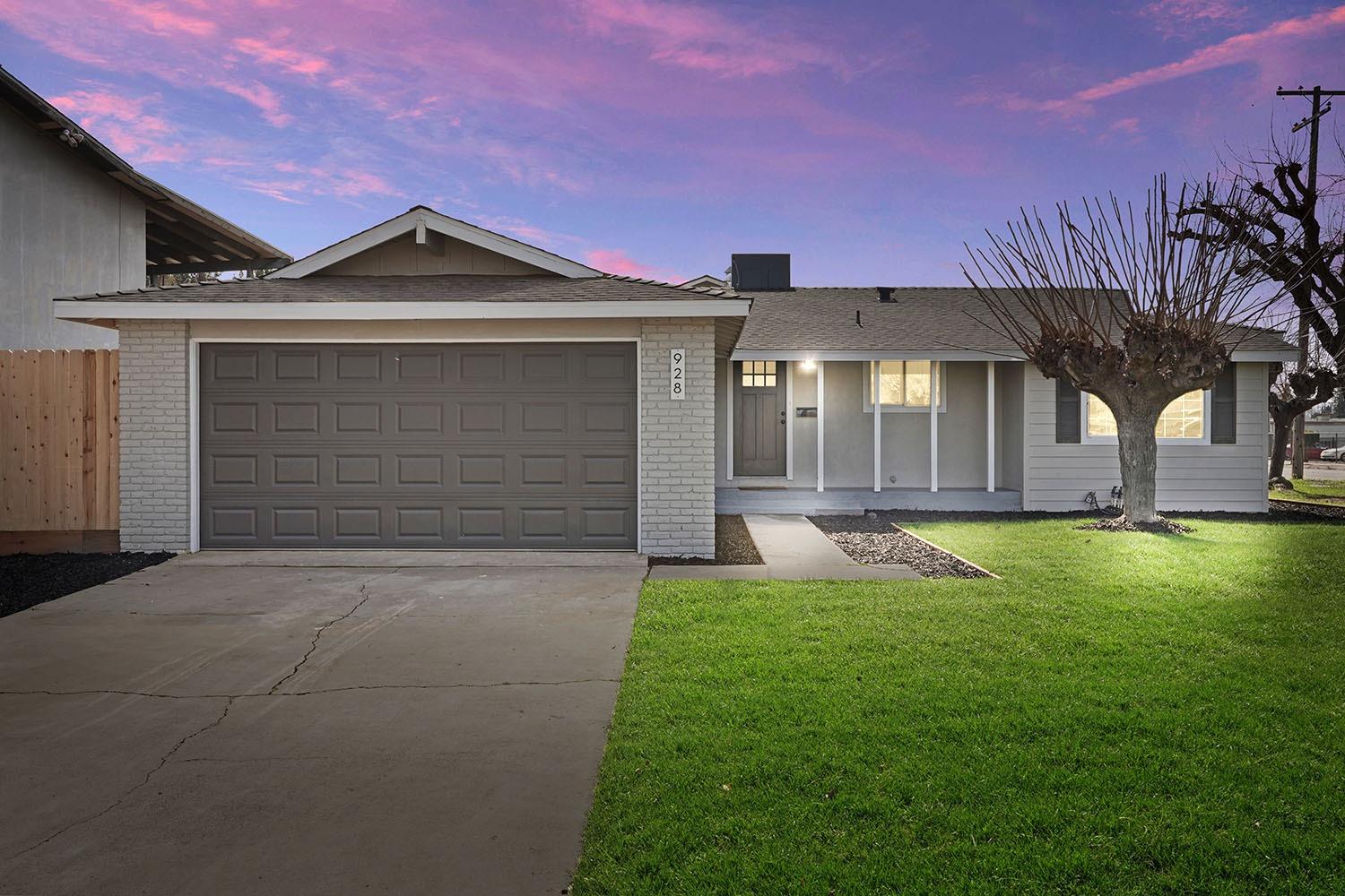 Detail Gallery Image 1 of 1 For 928 Muriel Ave, Modesto,  CA 95351 - 3 Beds | 2 Baths