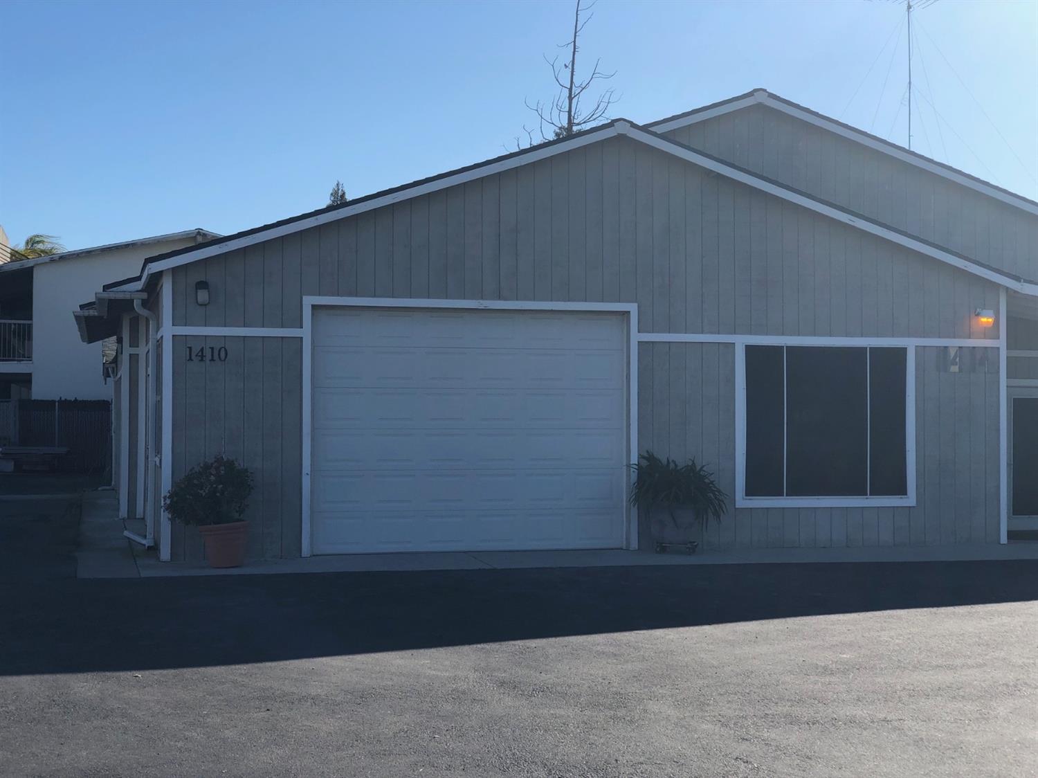 Detail Gallery Image 2 of 11 For 1412 Paradise Ln, Los Banos,  CA 93635 - – Beds | – Baths