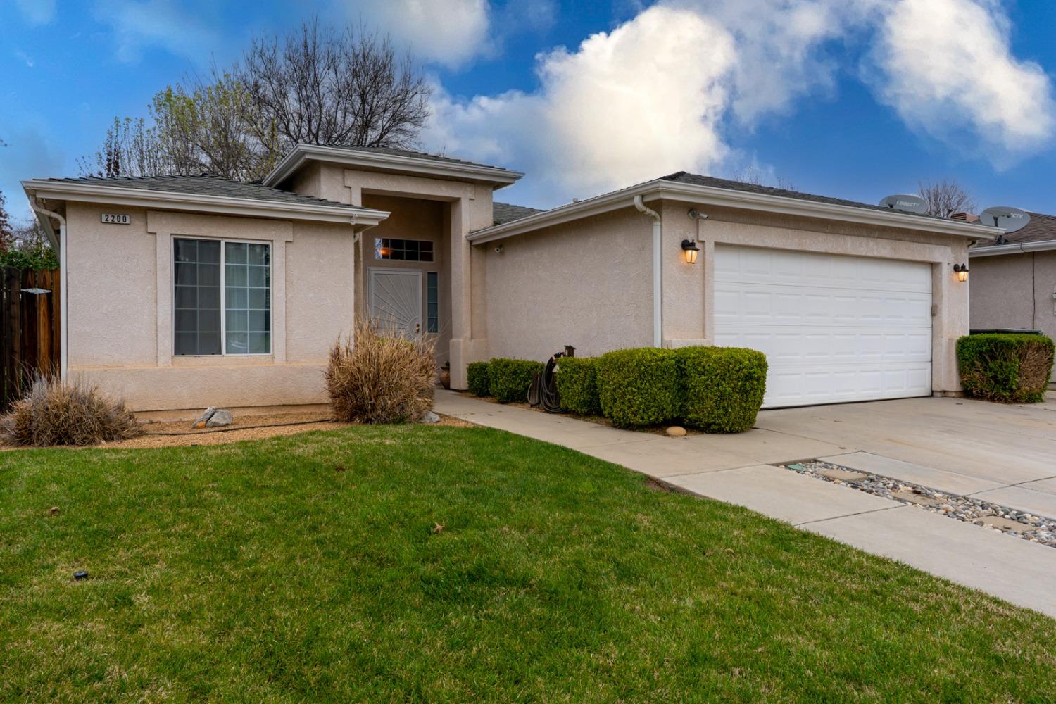 Detail Gallery Image 7 of 41 For 2200 Hanson Ave, Clovis,  CA 93611 - 3 Beds | 2 Baths