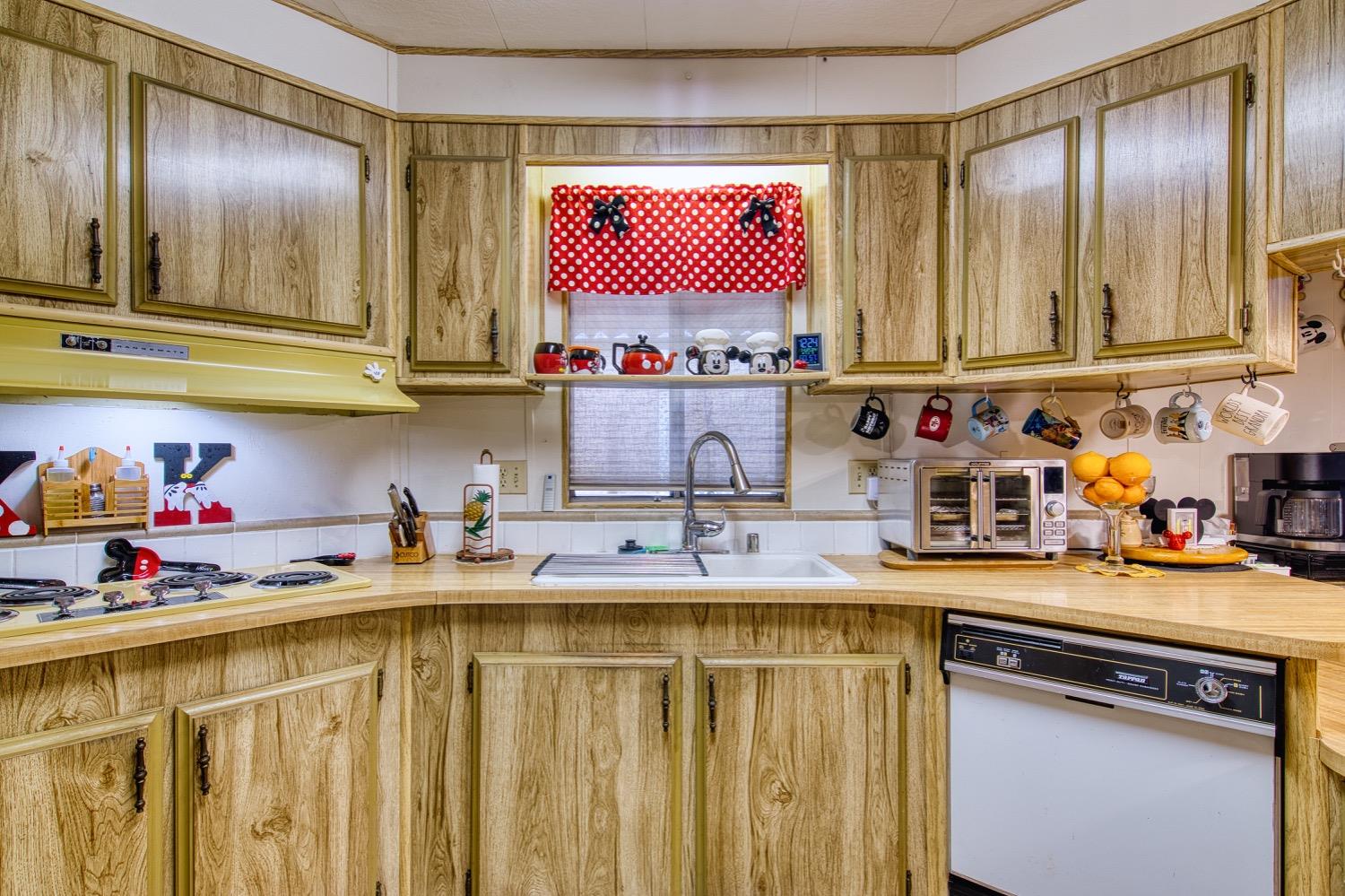 Detail Gallery Image 12 of 24 For 1905 Diamond Head Dr, Modesto,  CA 95355 - 2 Beds | 2 Baths