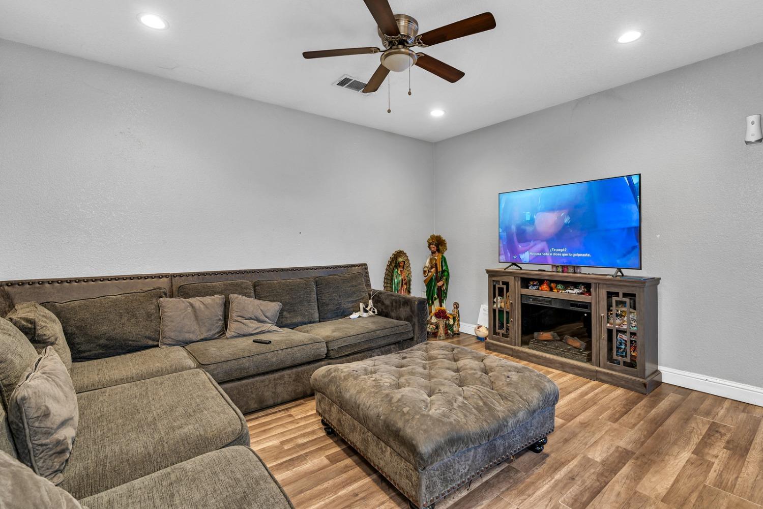 Detail Gallery Image 28 of 55 For 509 Kerr Ave, Modesto,  CA 95354 - 3 Beds | 2/1 Baths