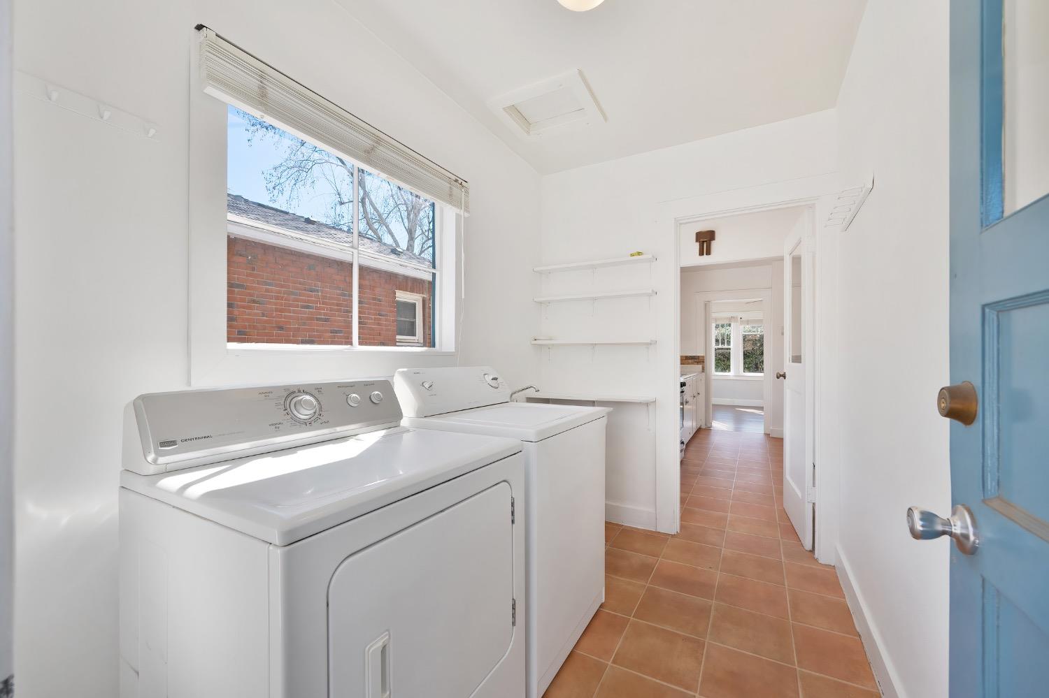 Burnett Way, Sacramento, CA, 95818-2437