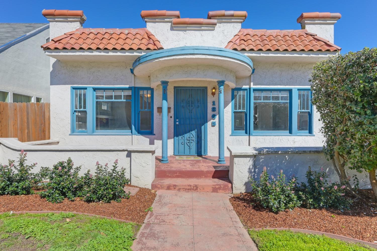 Burnett Way, Sacramento, CA, 95818-2437