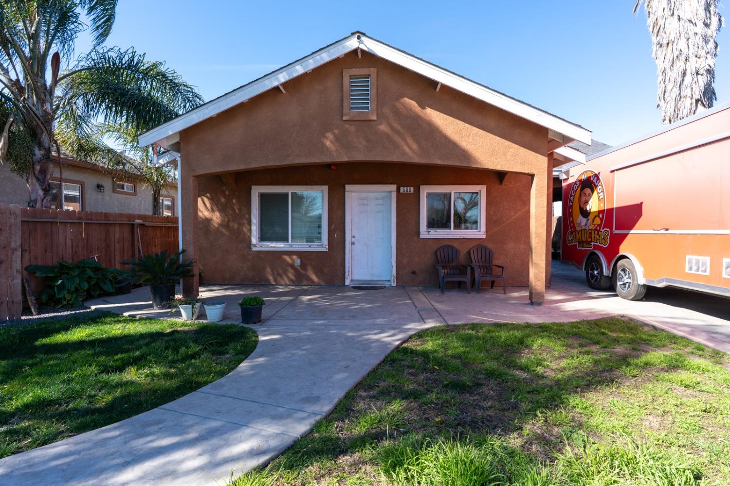 Detail Gallery Image 2 of 55 For 509 Kerr Ave, Modesto,  CA 95354 - 3 Beds | 2/1 Baths