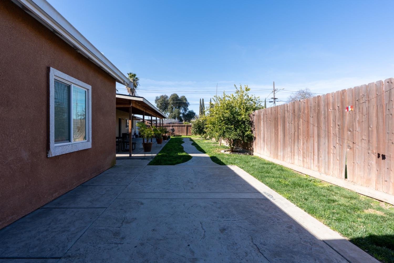 Detail Gallery Image 9 of 55 For 509 Kerr Ave, Modesto,  CA 95354 - 3 Beds | 2/1 Baths