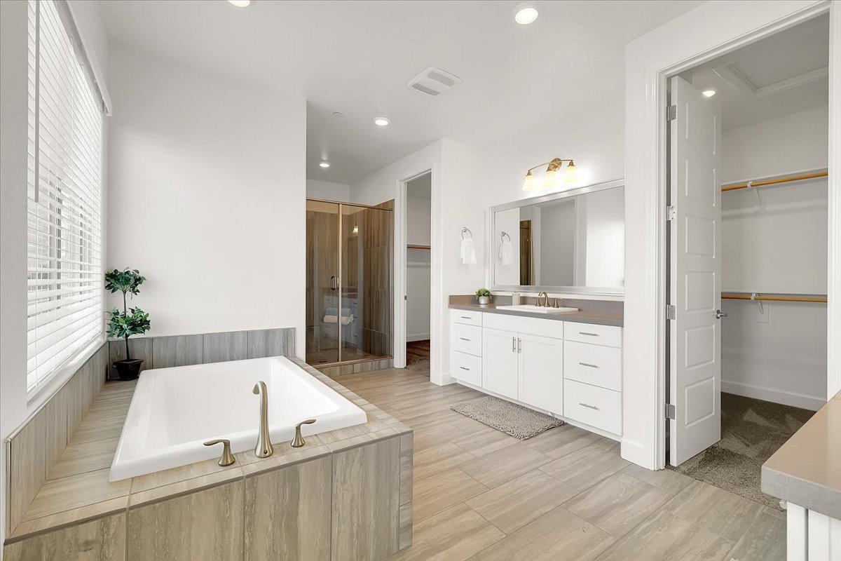 Laceneck, El Dorado Hills, California image 36