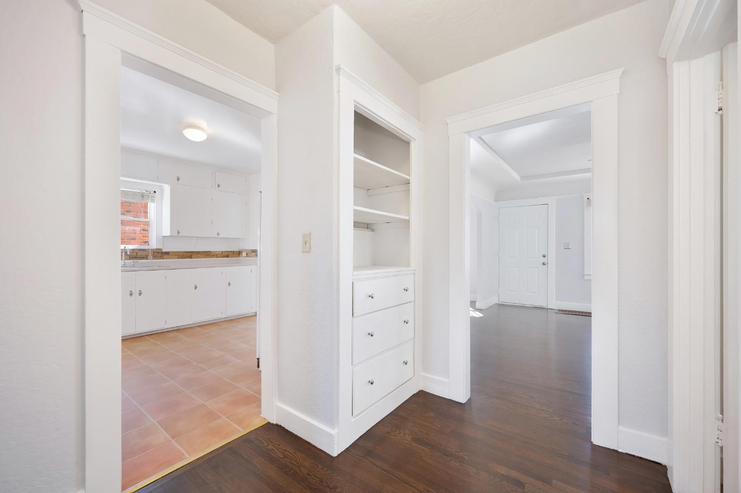 Burnett Way, Sacramento, CA, 95818-2437