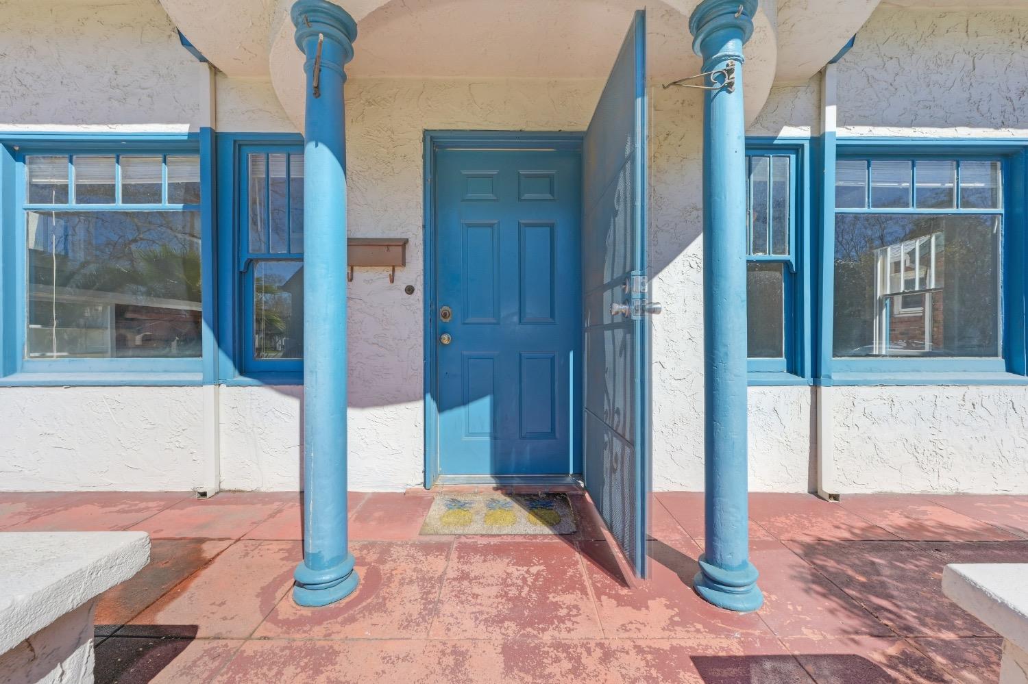 Burnett Way, Sacramento, CA, 95818-2437
