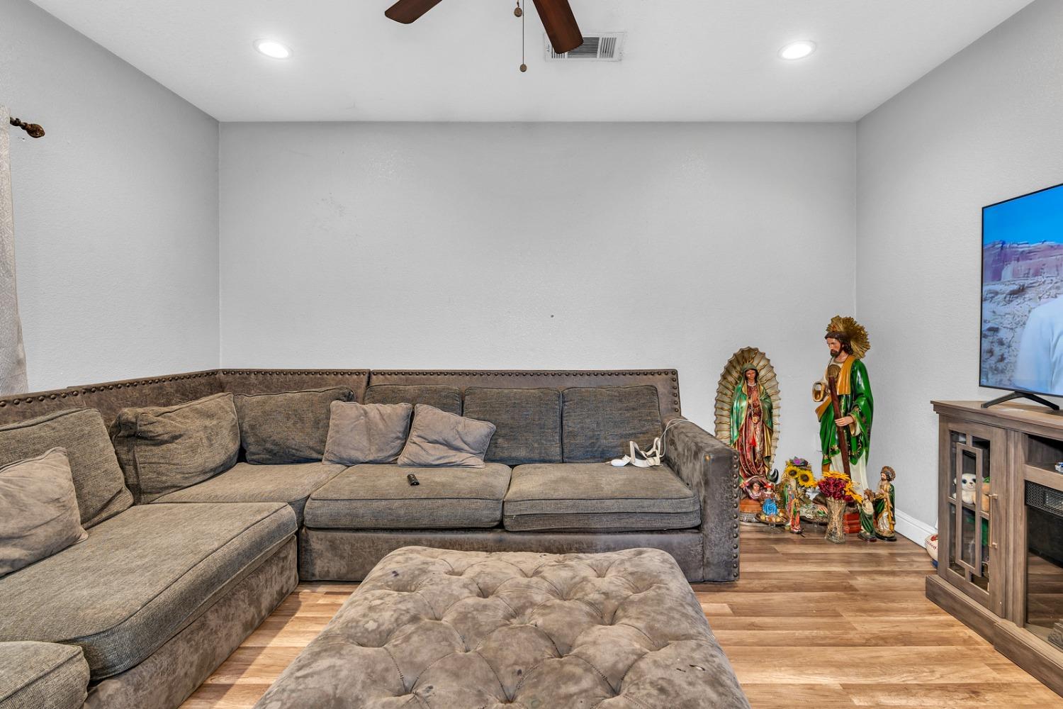 Detail Gallery Image 27 of 55 For 509 Kerr Ave, Modesto,  CA 95354 - 3 Beds | 2/1 Baths
