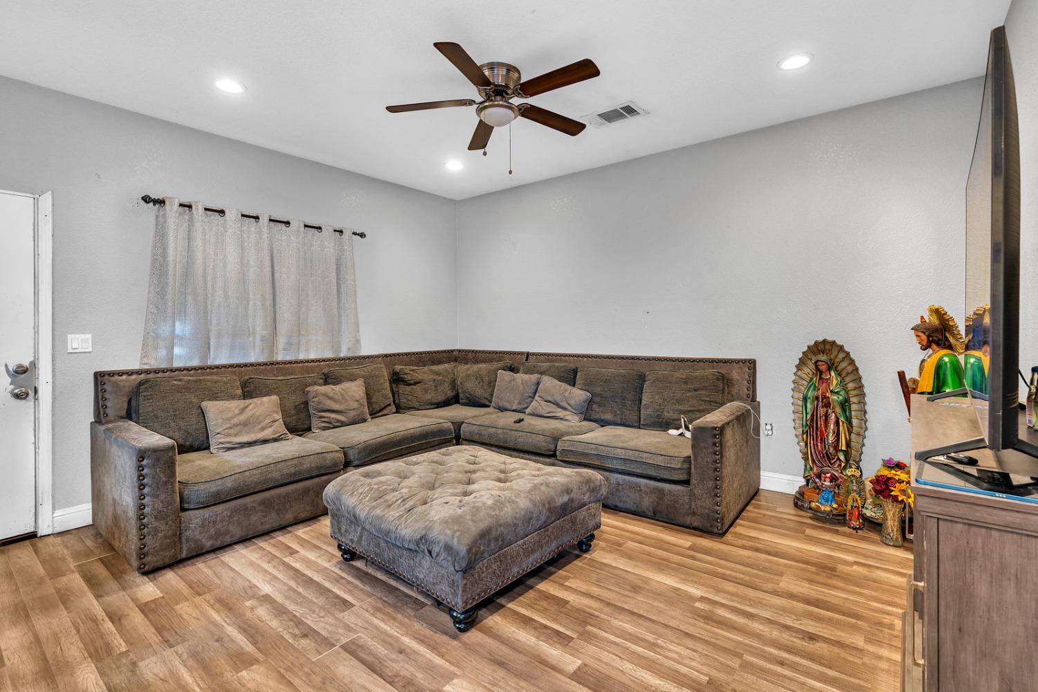 Detail Gallery Image 26 of 55 For 509 Kerr Ave, Modesto,  CA 95354 - 3 Beds | 2/1 Baths